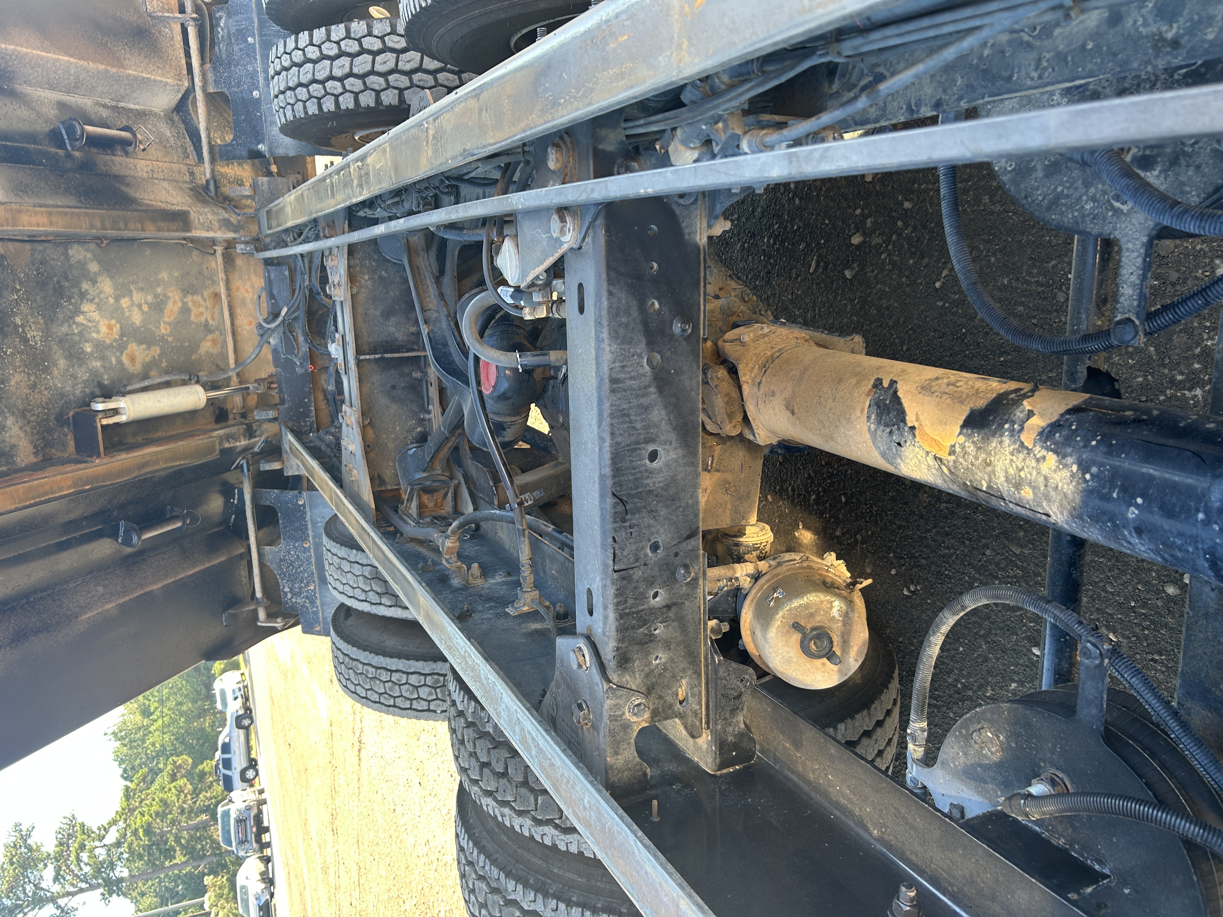 Used 2016 Kenworth T880 Quad Axle Dump Truck - Automatic