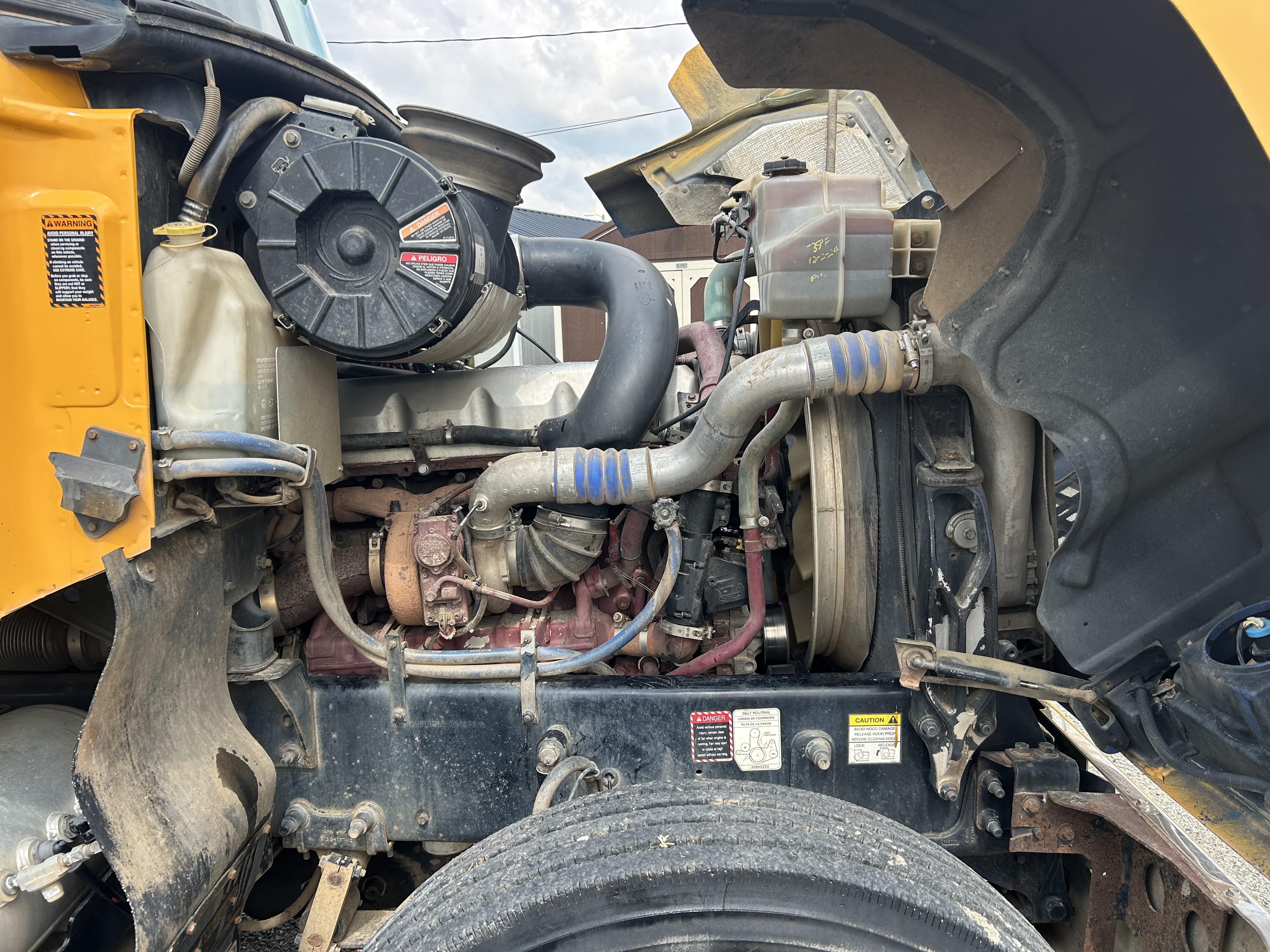 Used 2013 Mack CHU613 Pinnacle Road Tractor