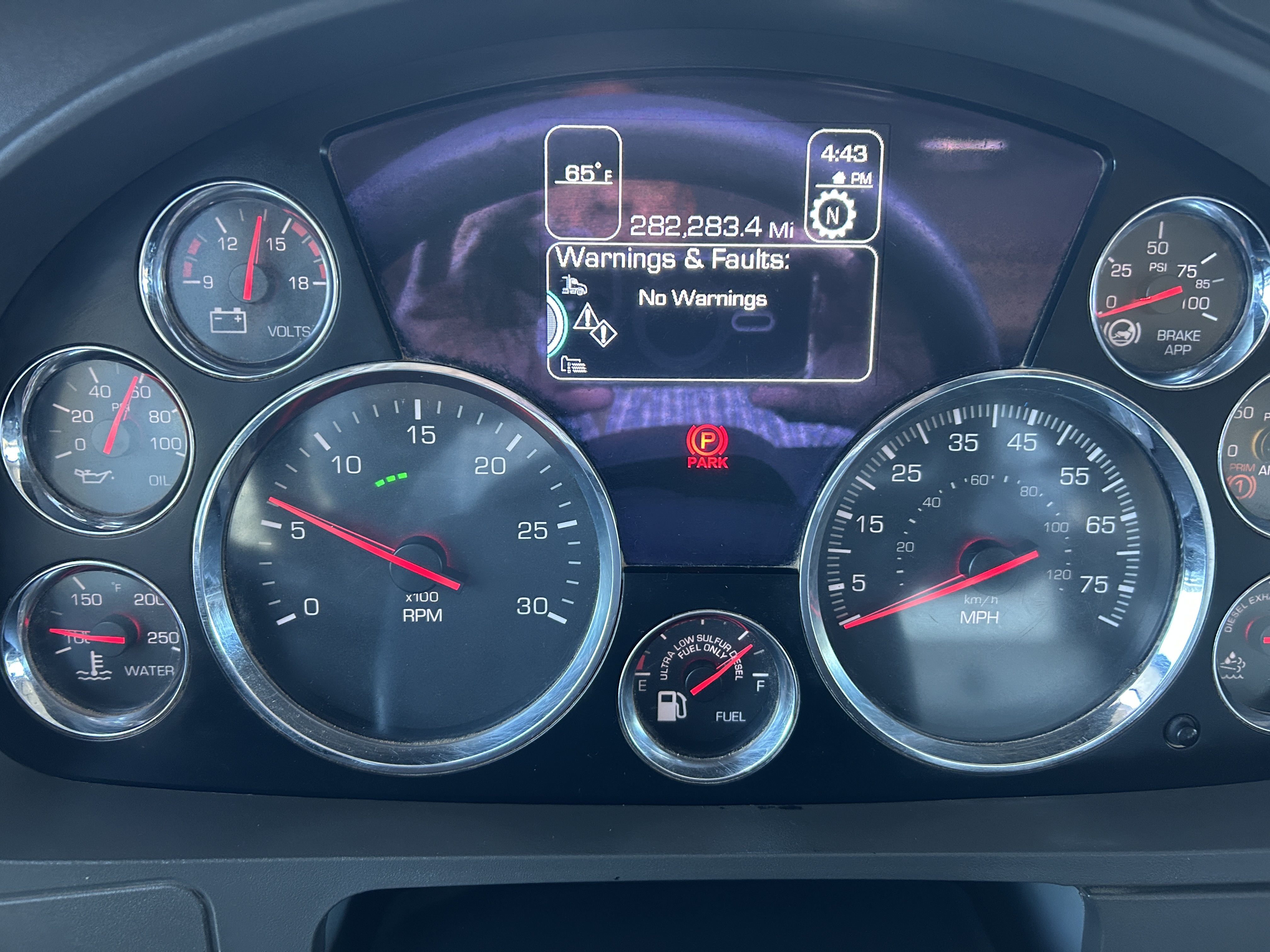 Used 2016 Kenworth T880 Quad Axle Dump Truck - Automatic