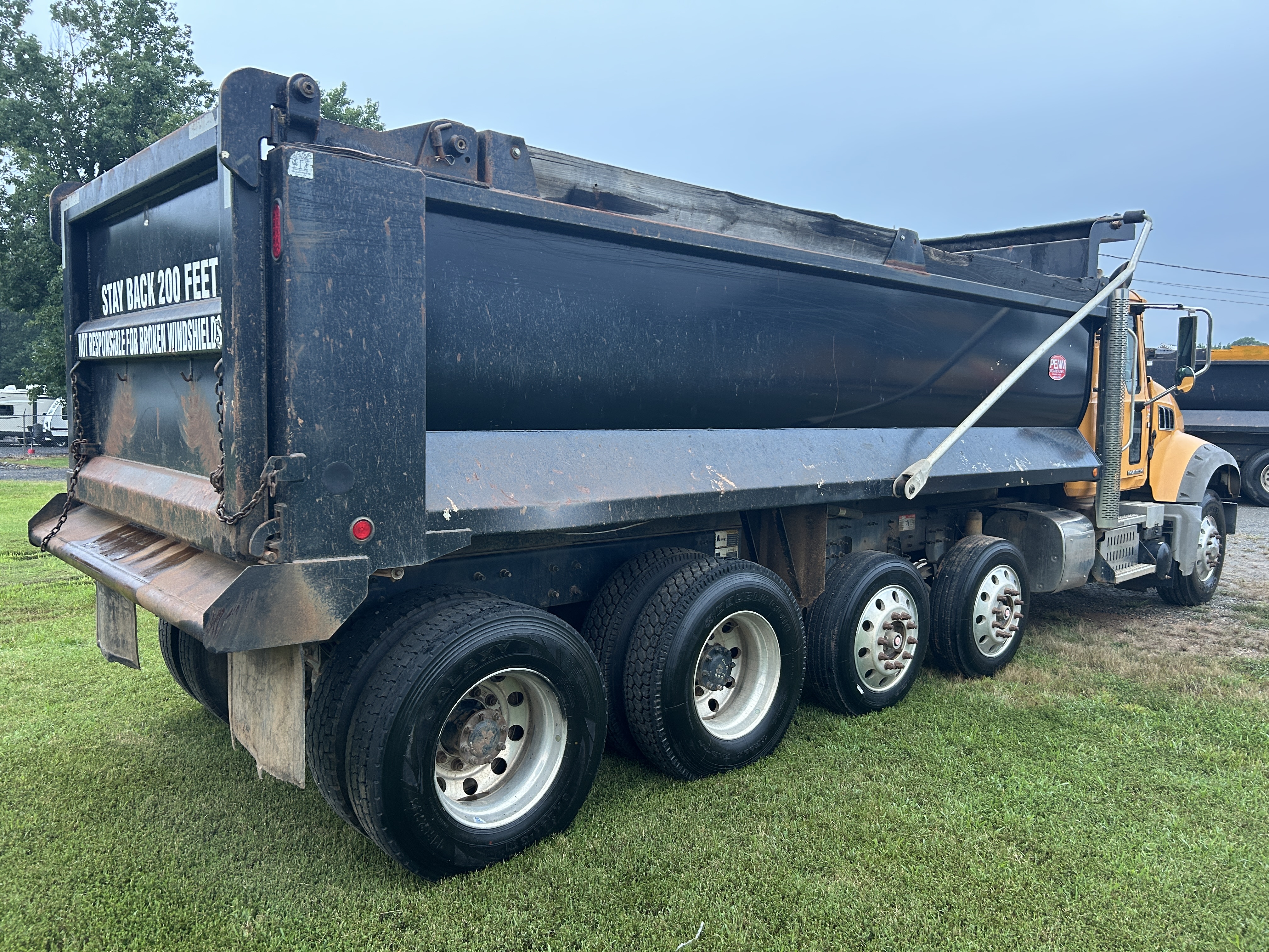 Used 2014 Mack Granite GU713 Quad Axle Dump Truck - Automatic