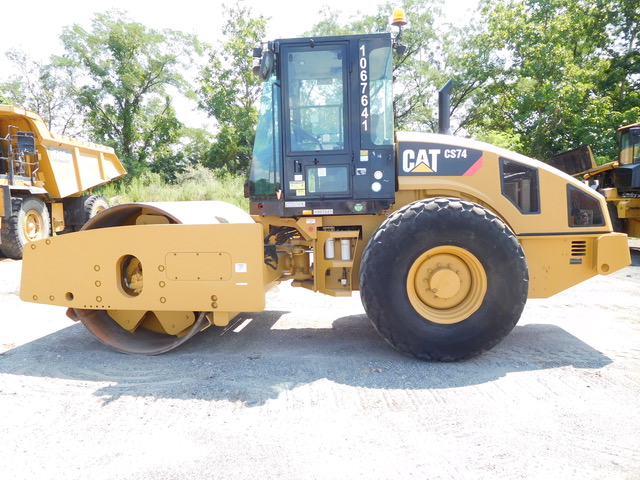 Used 2010 Caterpillar CS74