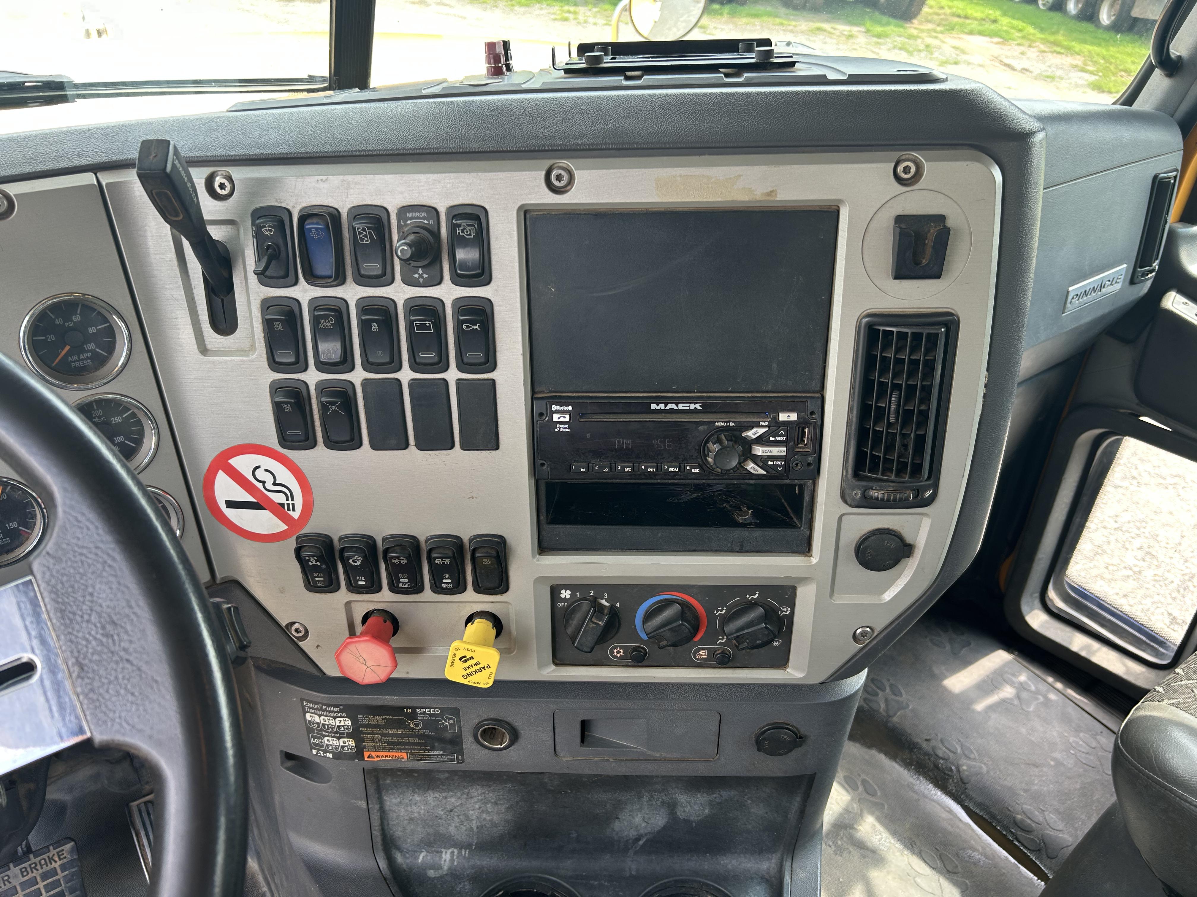 Used 2013 Mack CHU613 Pinnacle Road Tractor