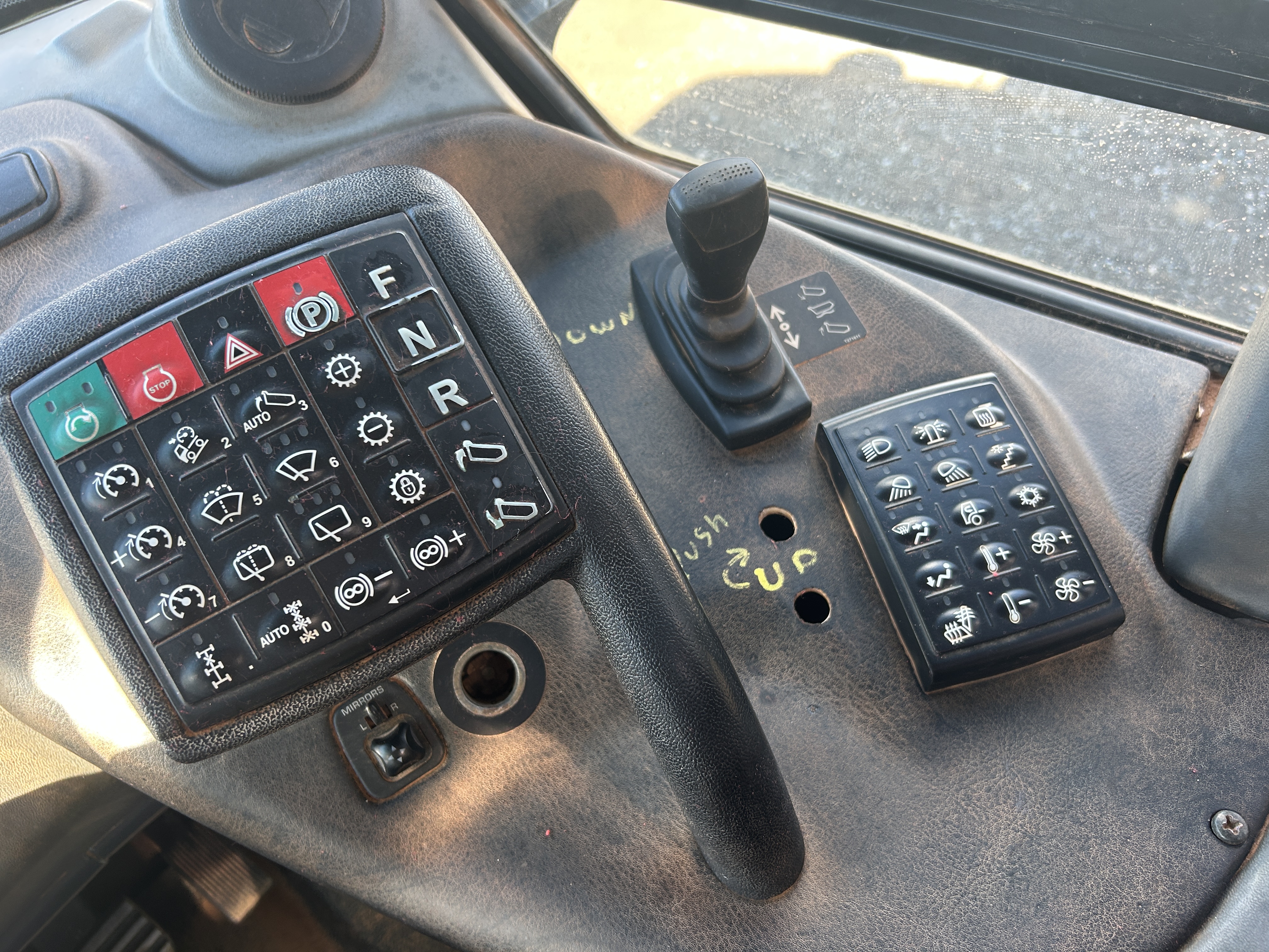 Used 2015 Deere 300D Series II