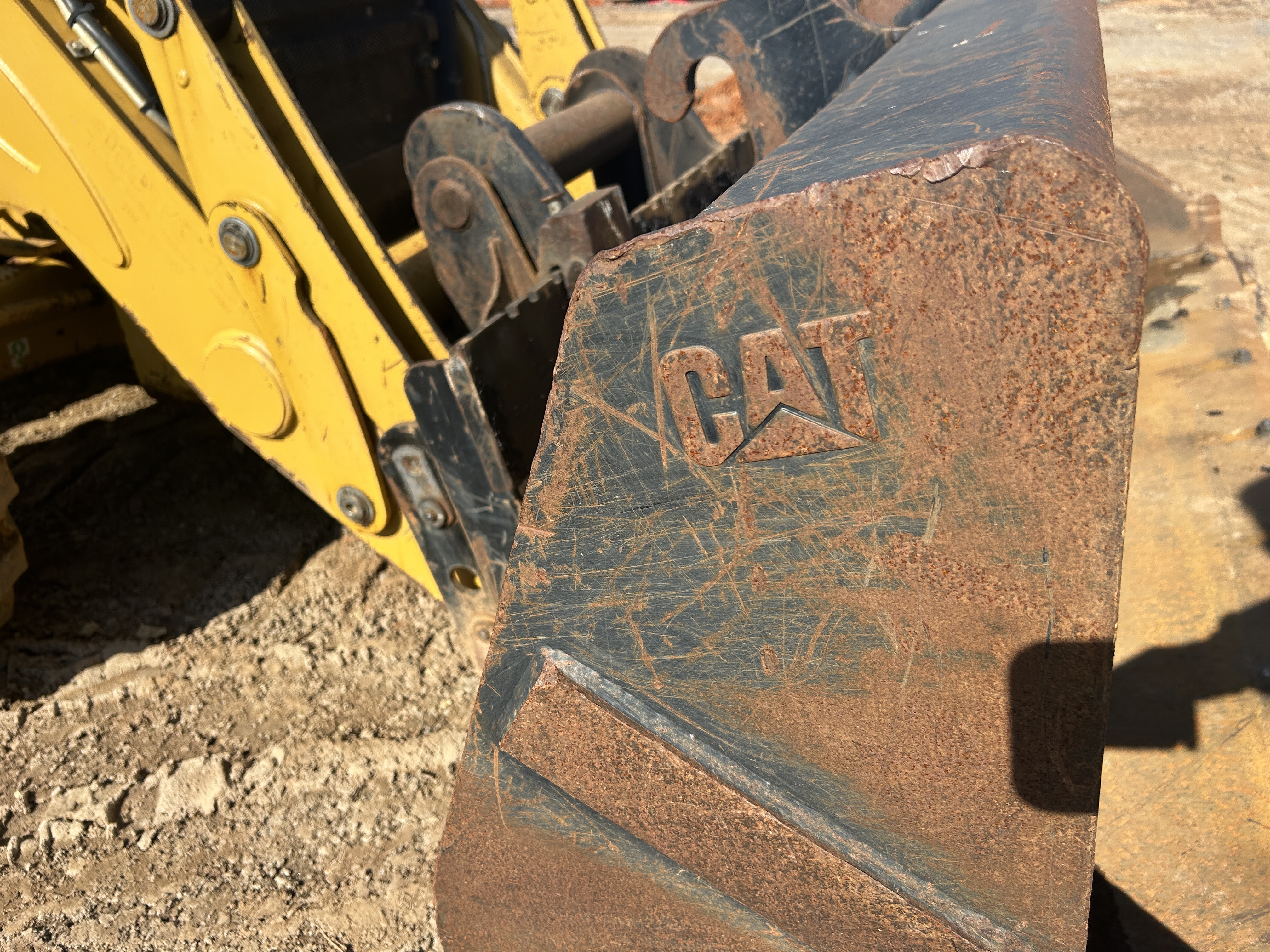Used 2015 Caterpillar 420F2 IT