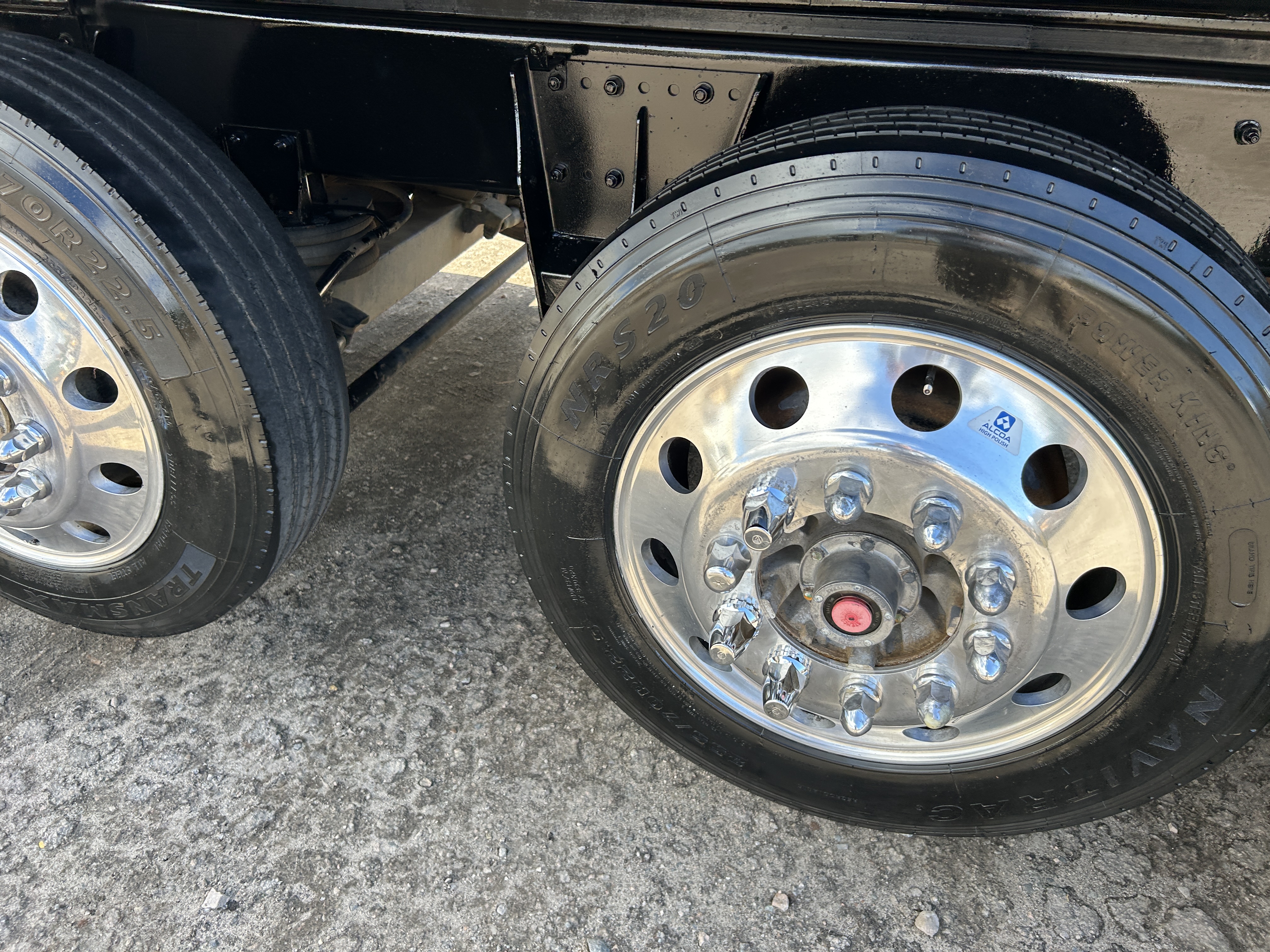 Used 2016 Kenworth T880 Quad Axle Dump Truck - Automatic