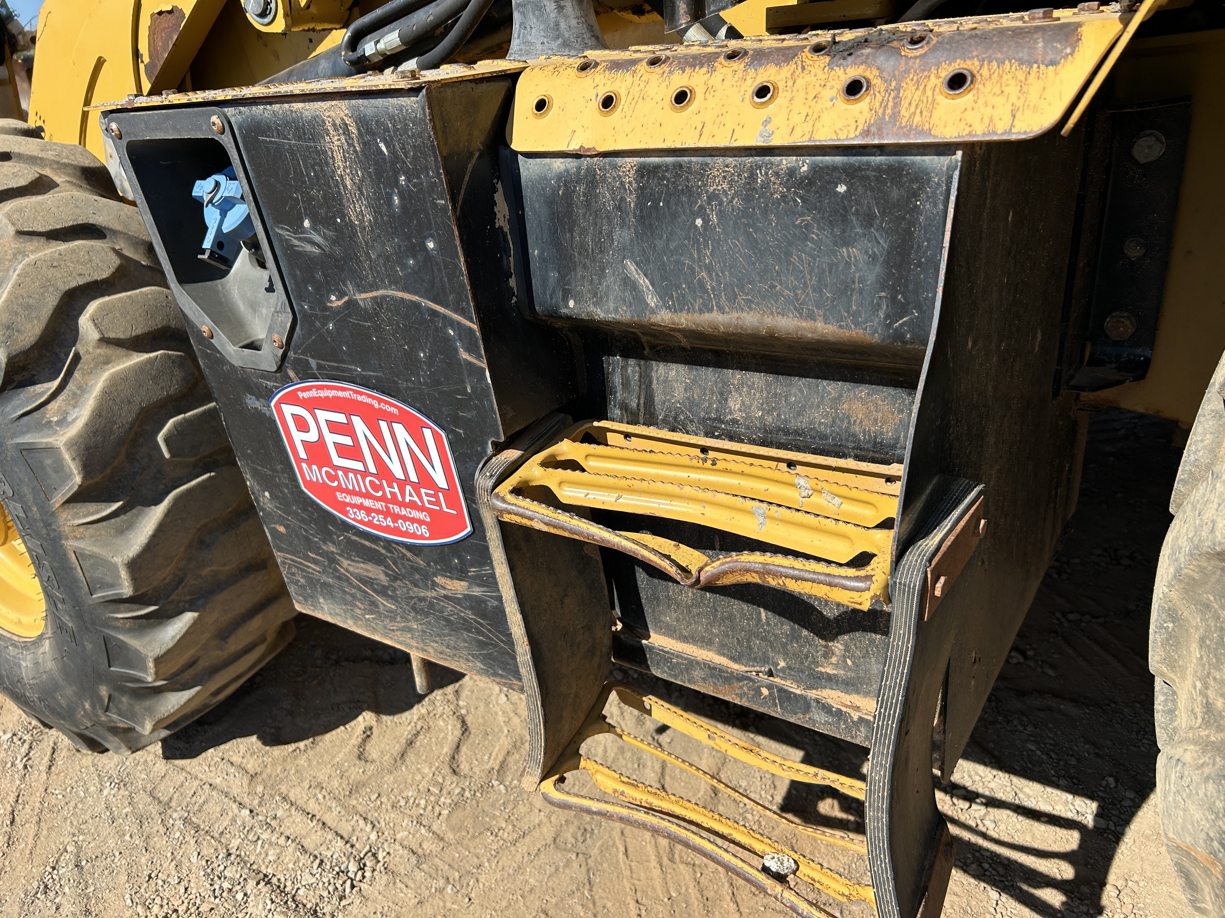 Used 2015 Caterpillar 420F2 IT