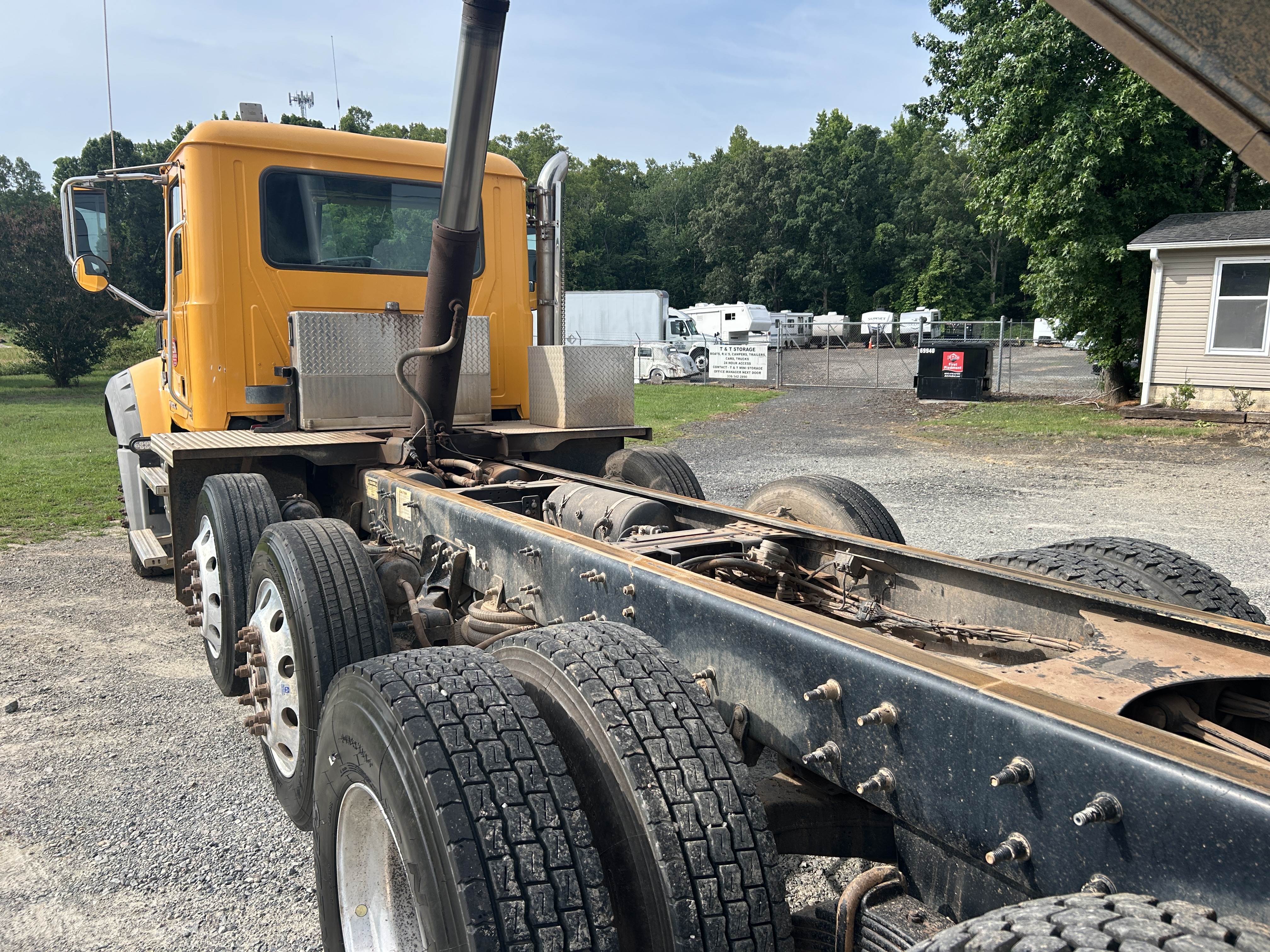 Used 2018 Mack Granite GU713 Quad Axle Dump Truck - automatic