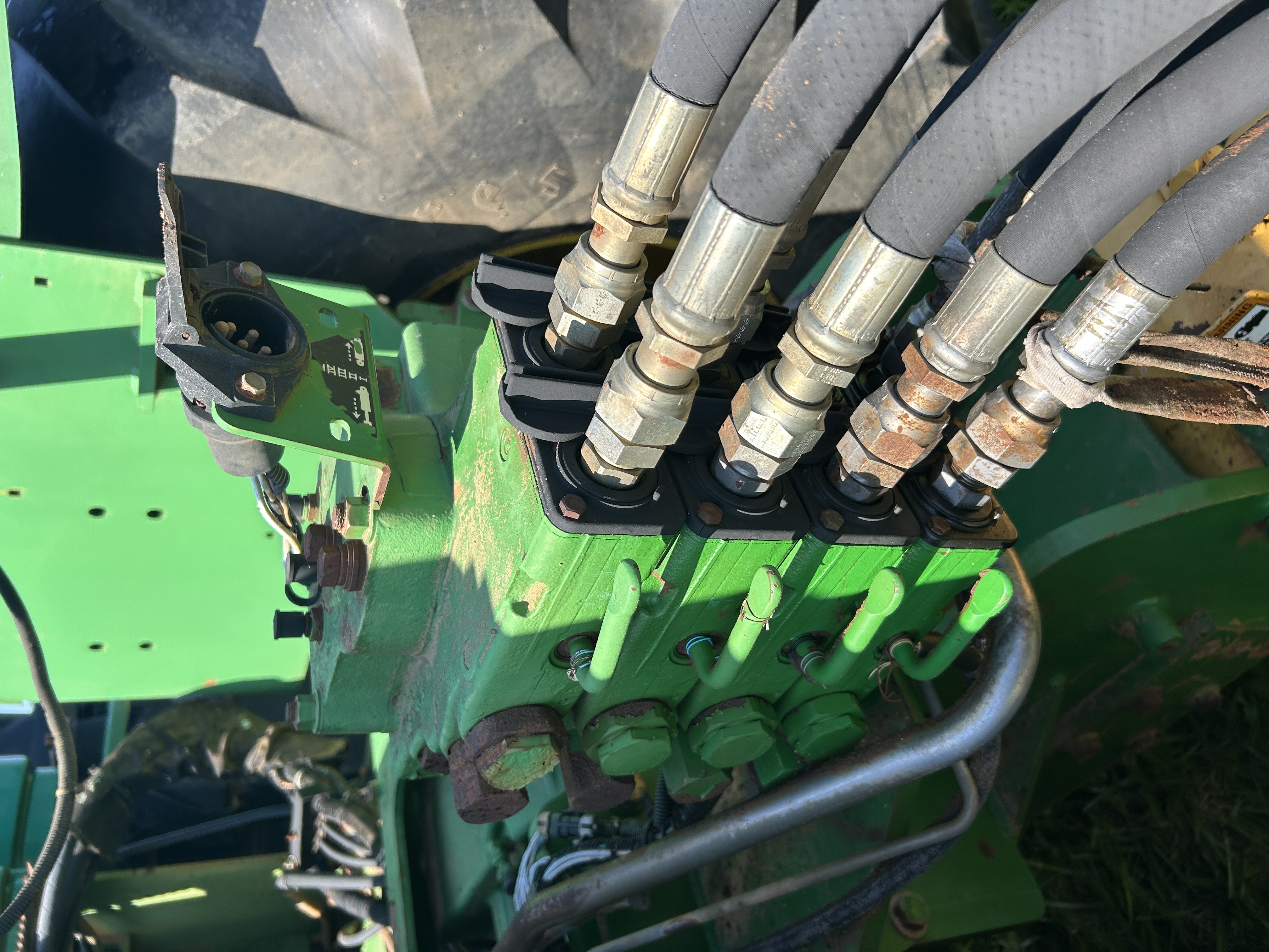 Used 2000 Deere 9400 with 4400 original hours