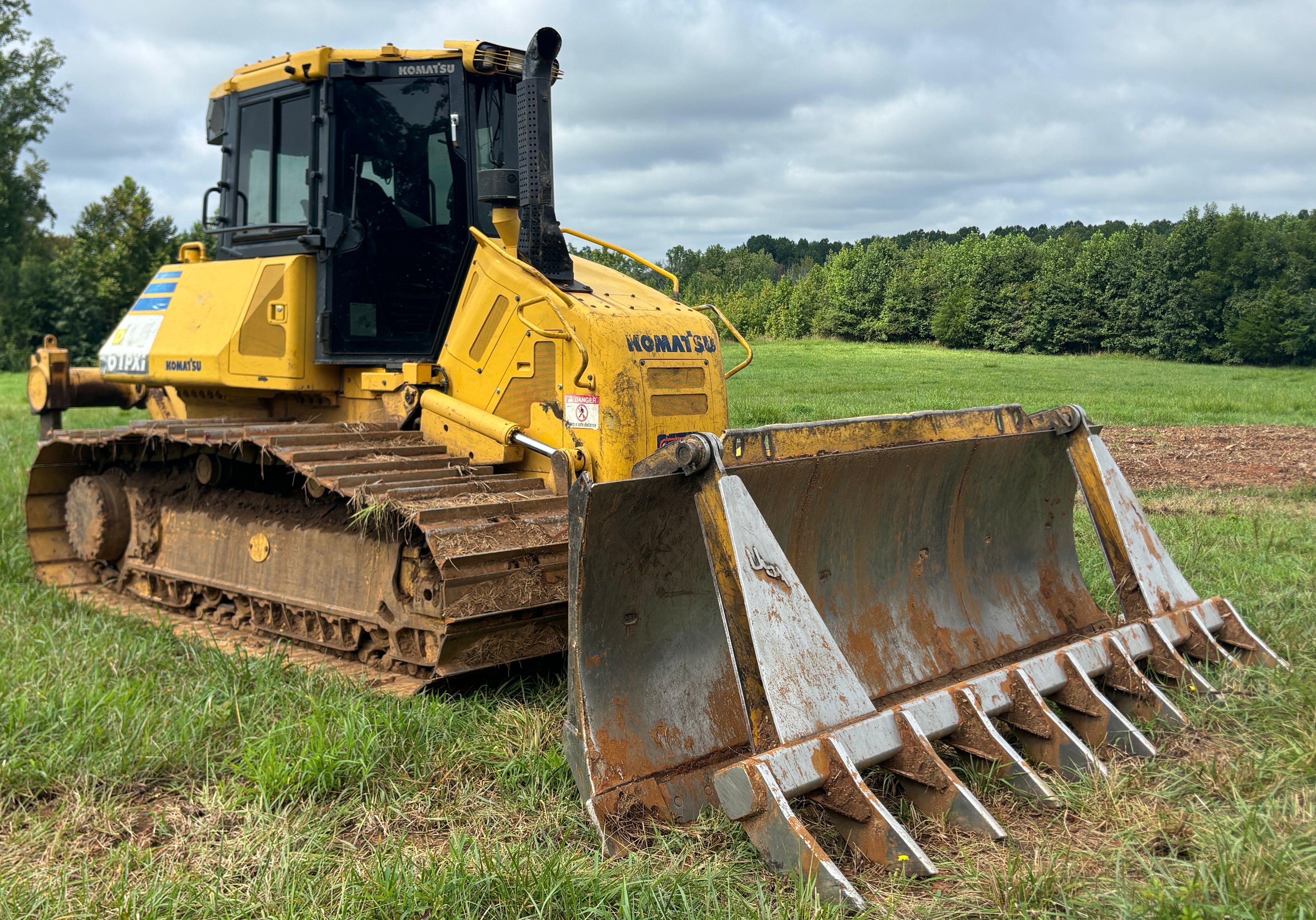 Used Nice 2013 Komatsu D61PXI-23 with BRAND NEW UNDER CARRAIGE