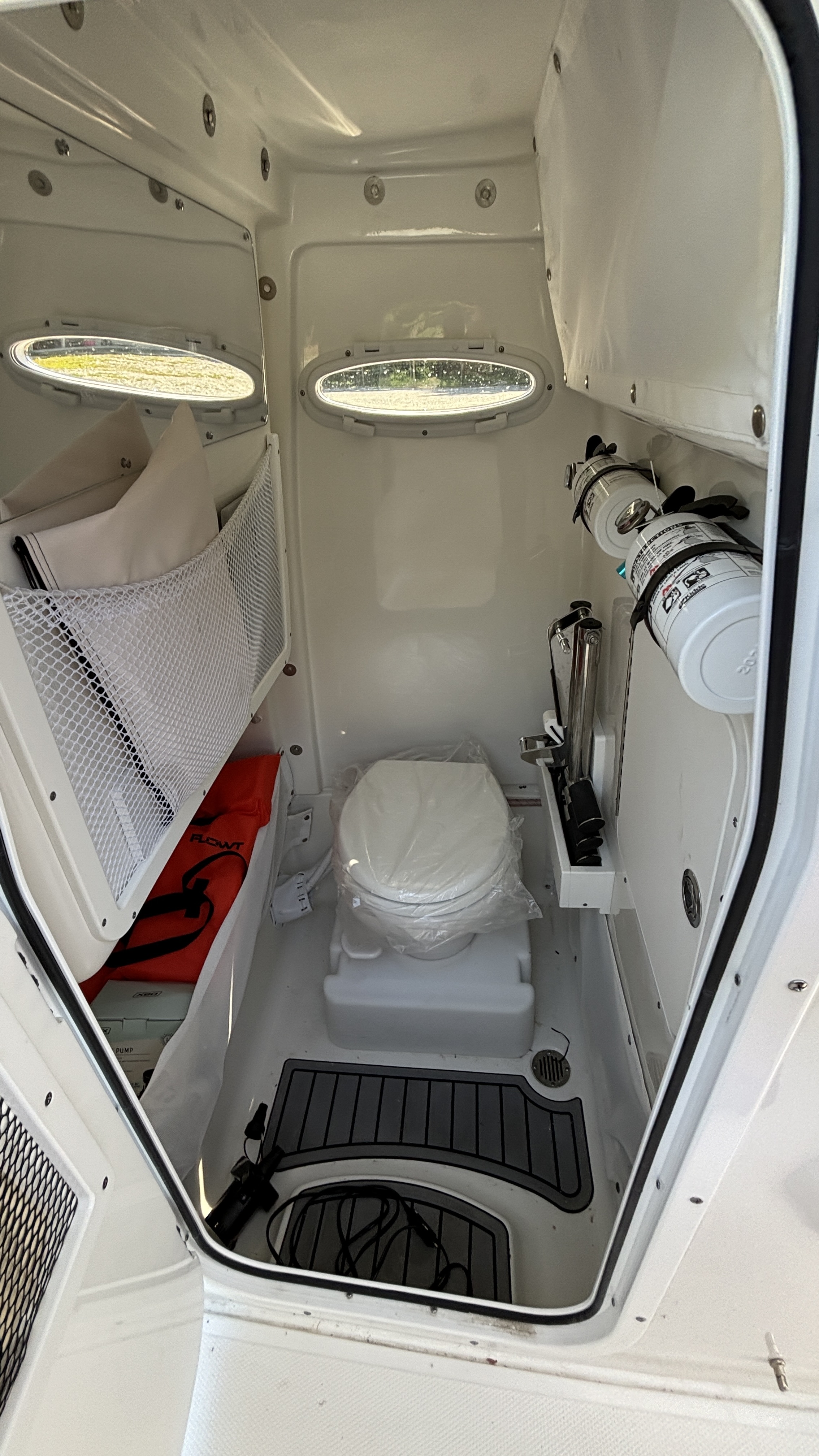 Used 2022 Sea Hunt Ultra 265SE