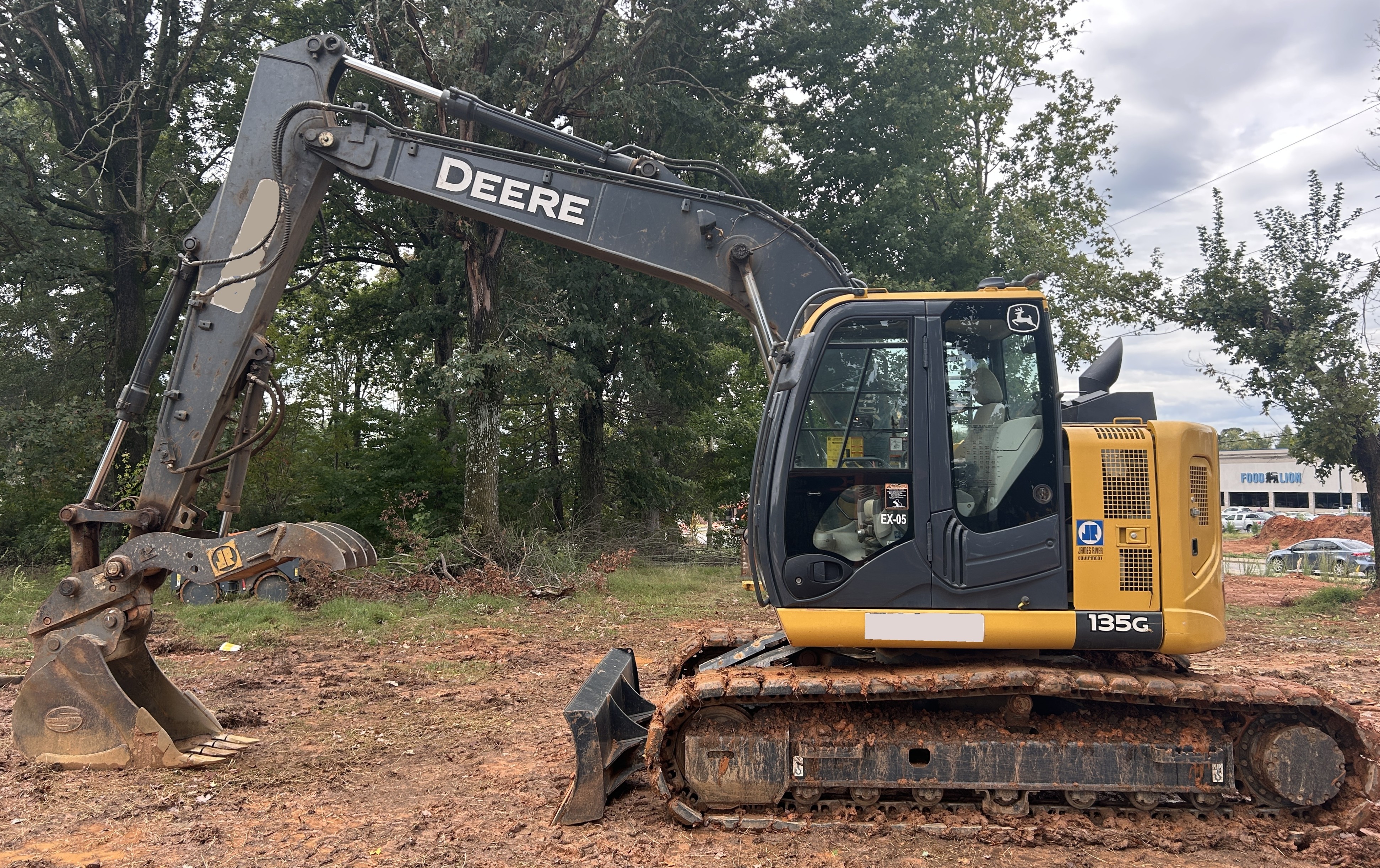Used 2021 Deere 135G