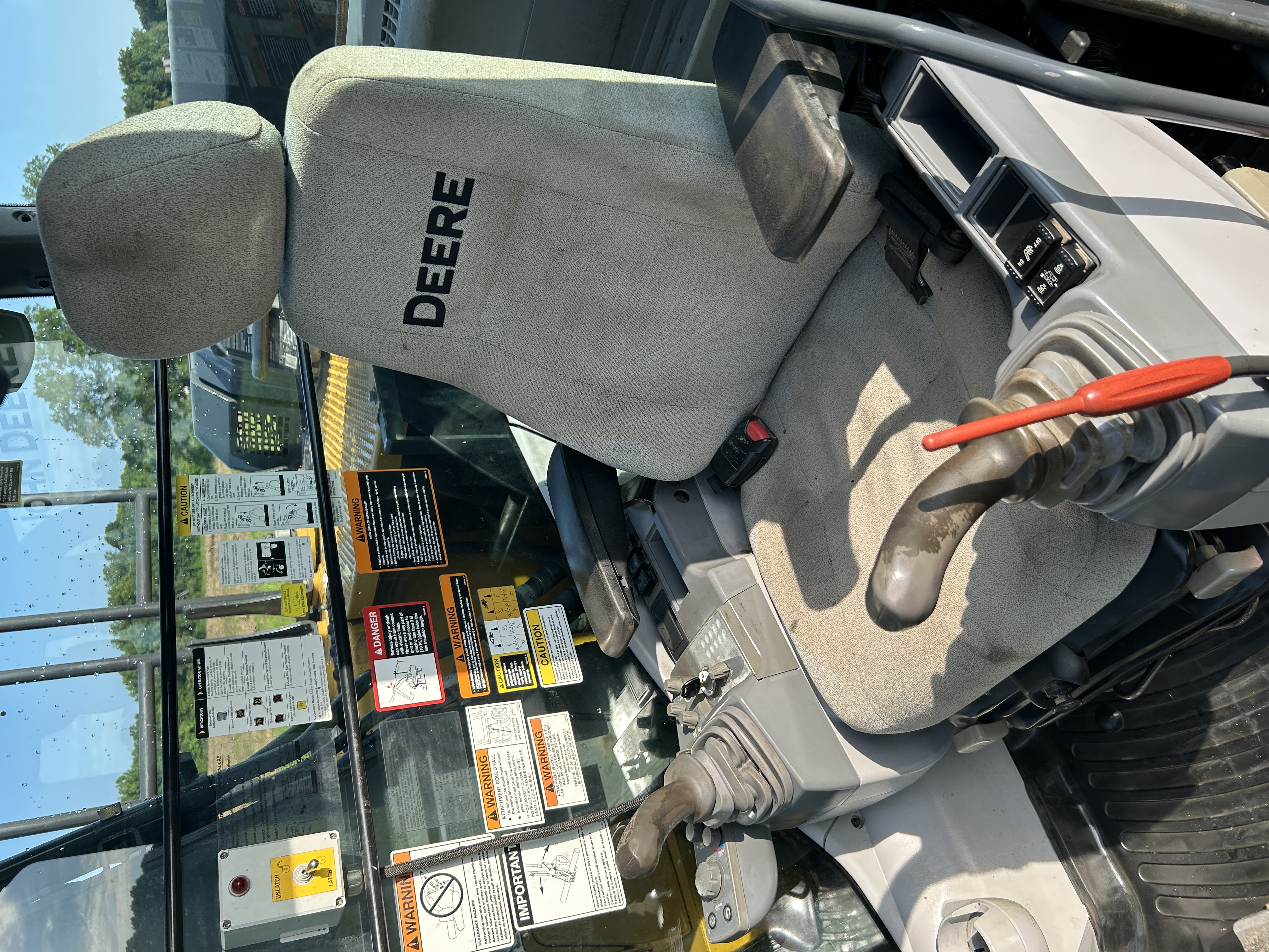 Used 2017 Deere 130G