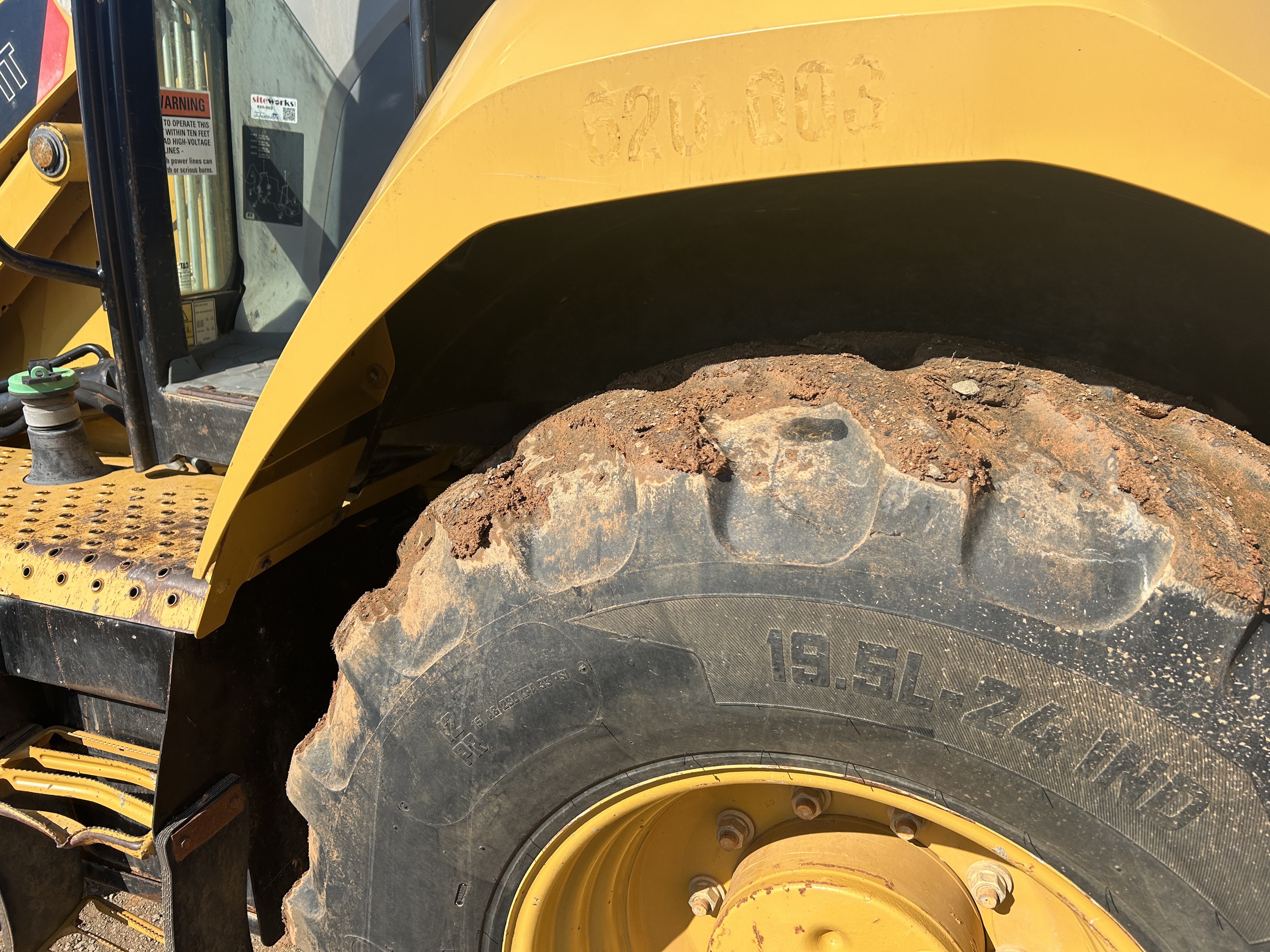 Used 2015 Caterpillar 420F2 IT