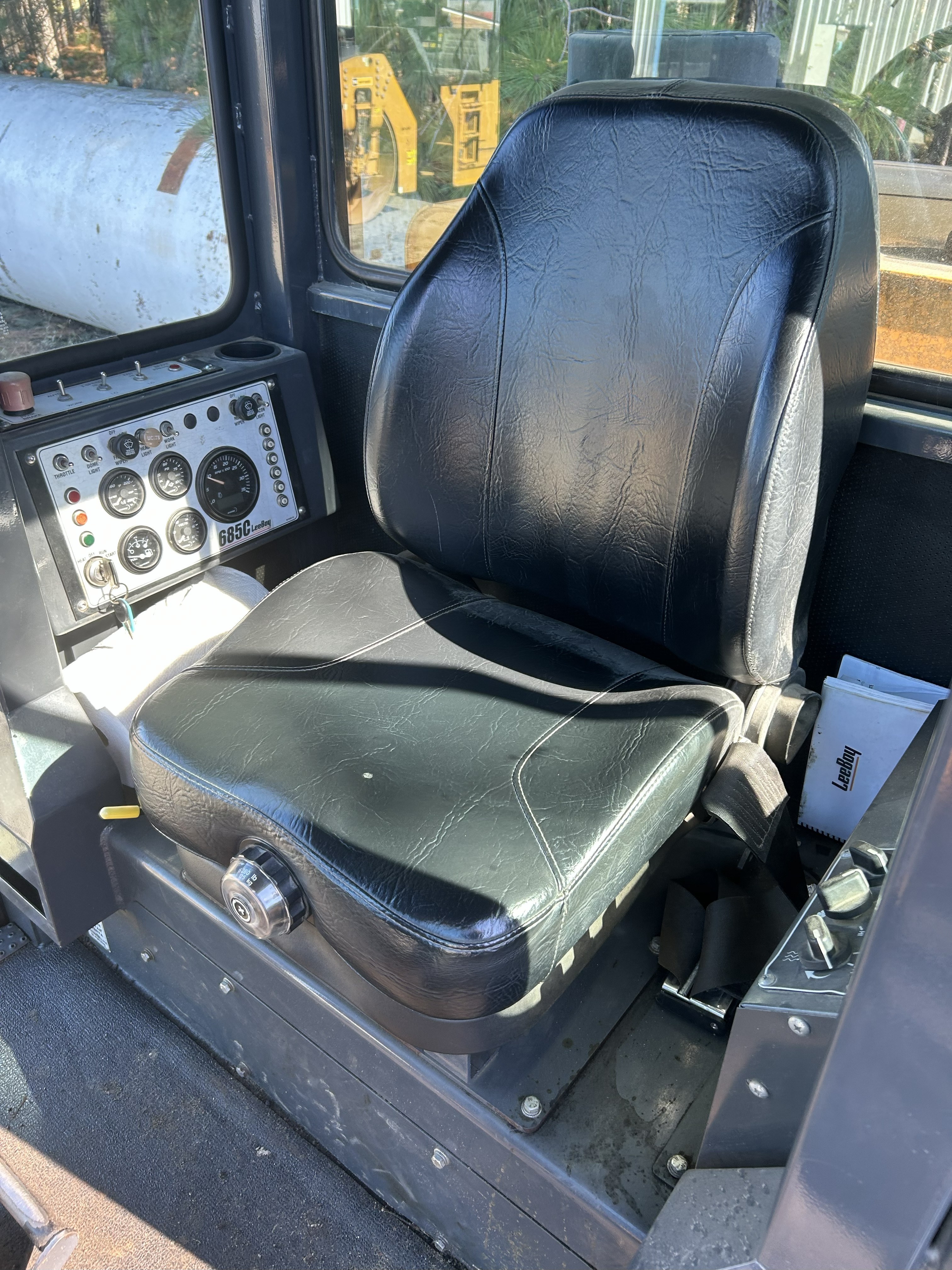 Used 2017 Leeboy 685C with only 1362