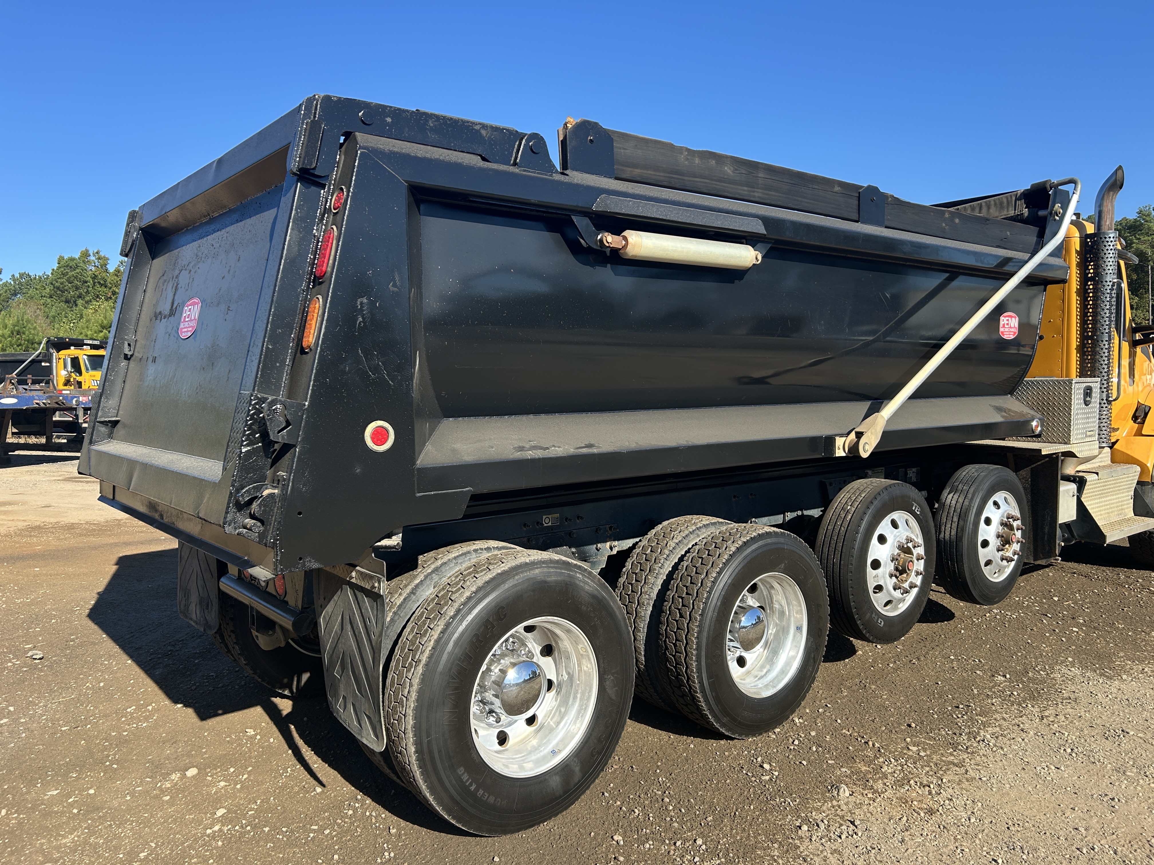 Used 2016 Kenworth T880 Quad Axle Dump Truck - Automatic