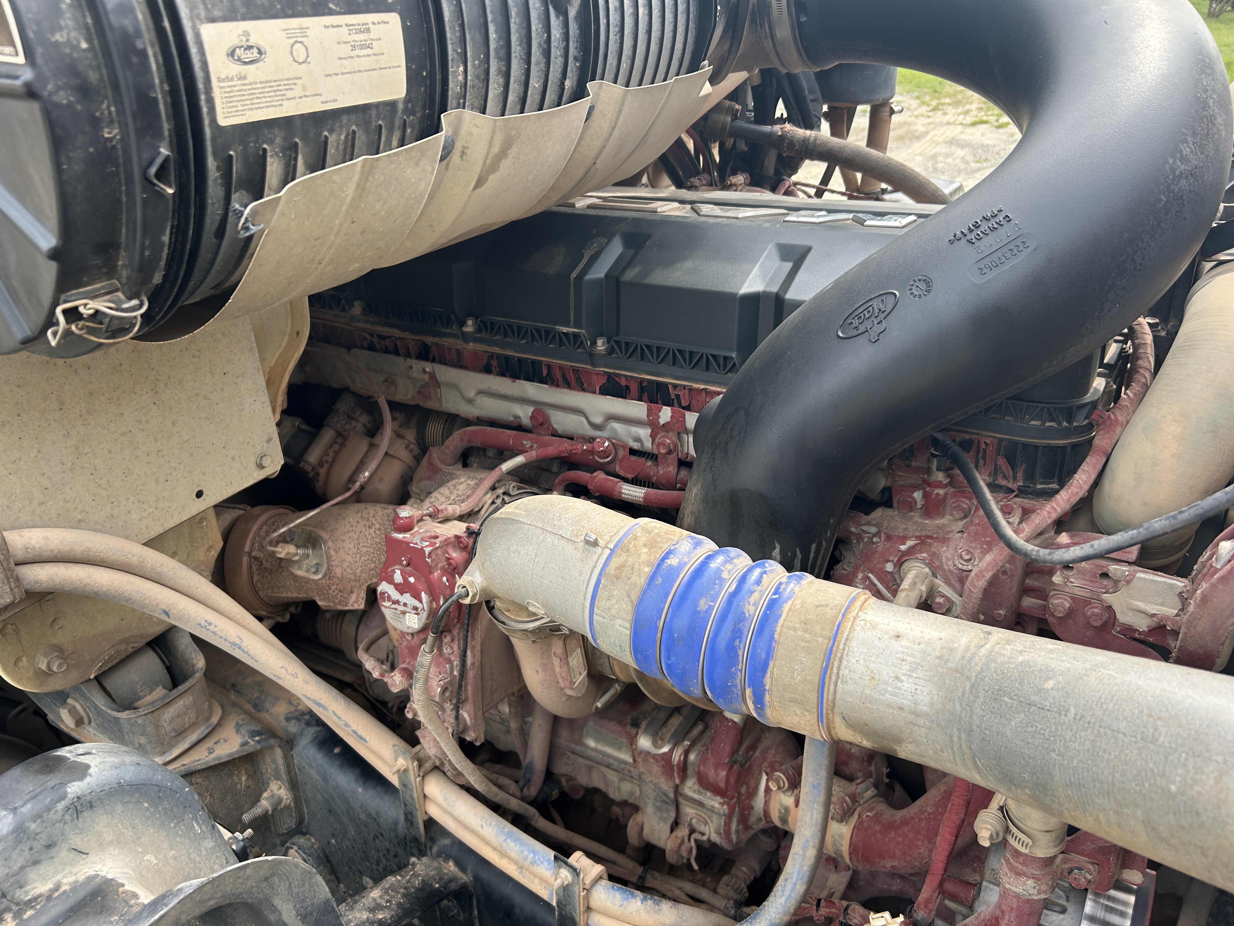 Used 2018 Mack Granite GU713 Quad Axle Dump Truck - automatic