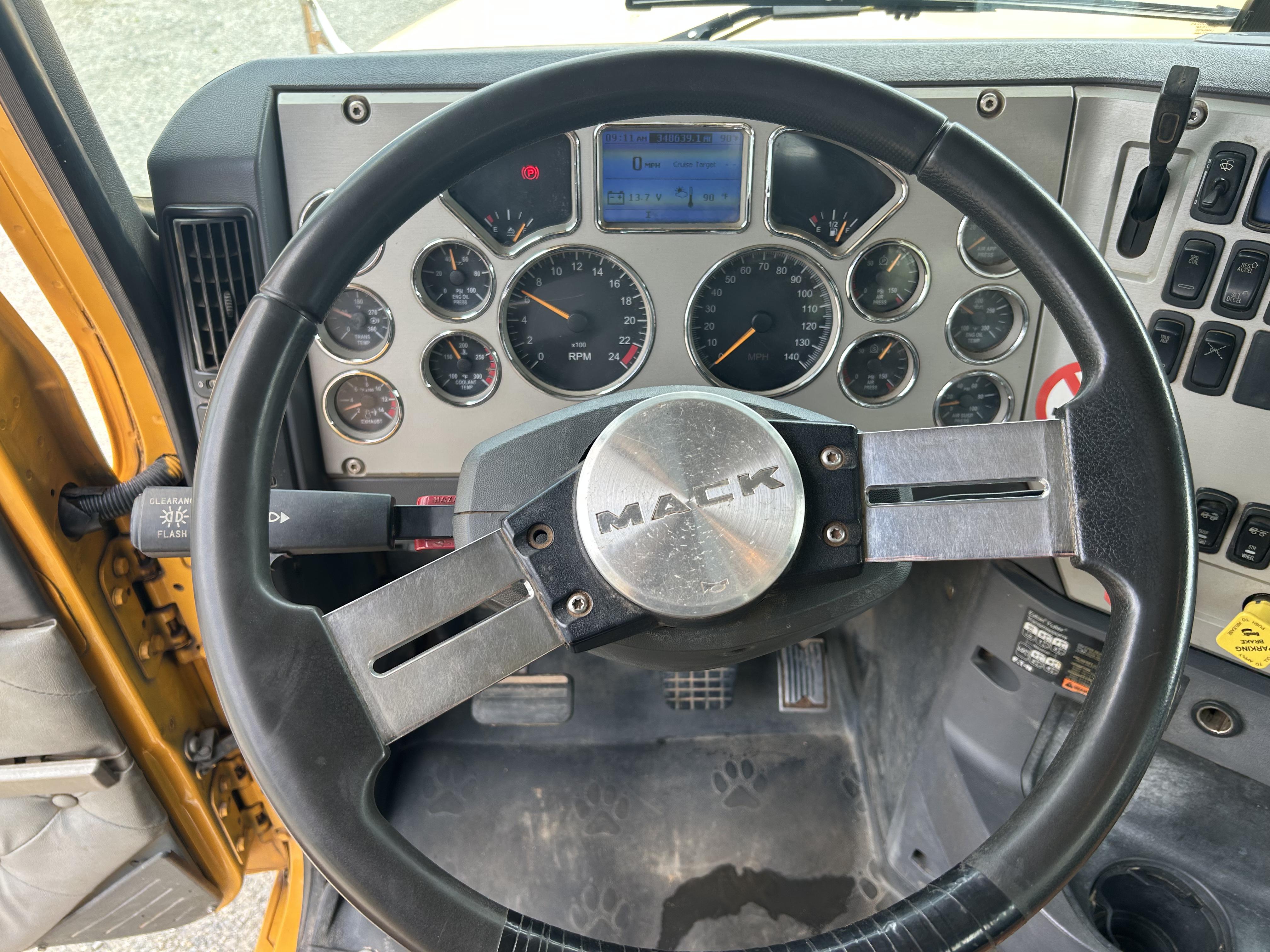 Used 2013 Mack CHU613 Pinnacle Road Tractor