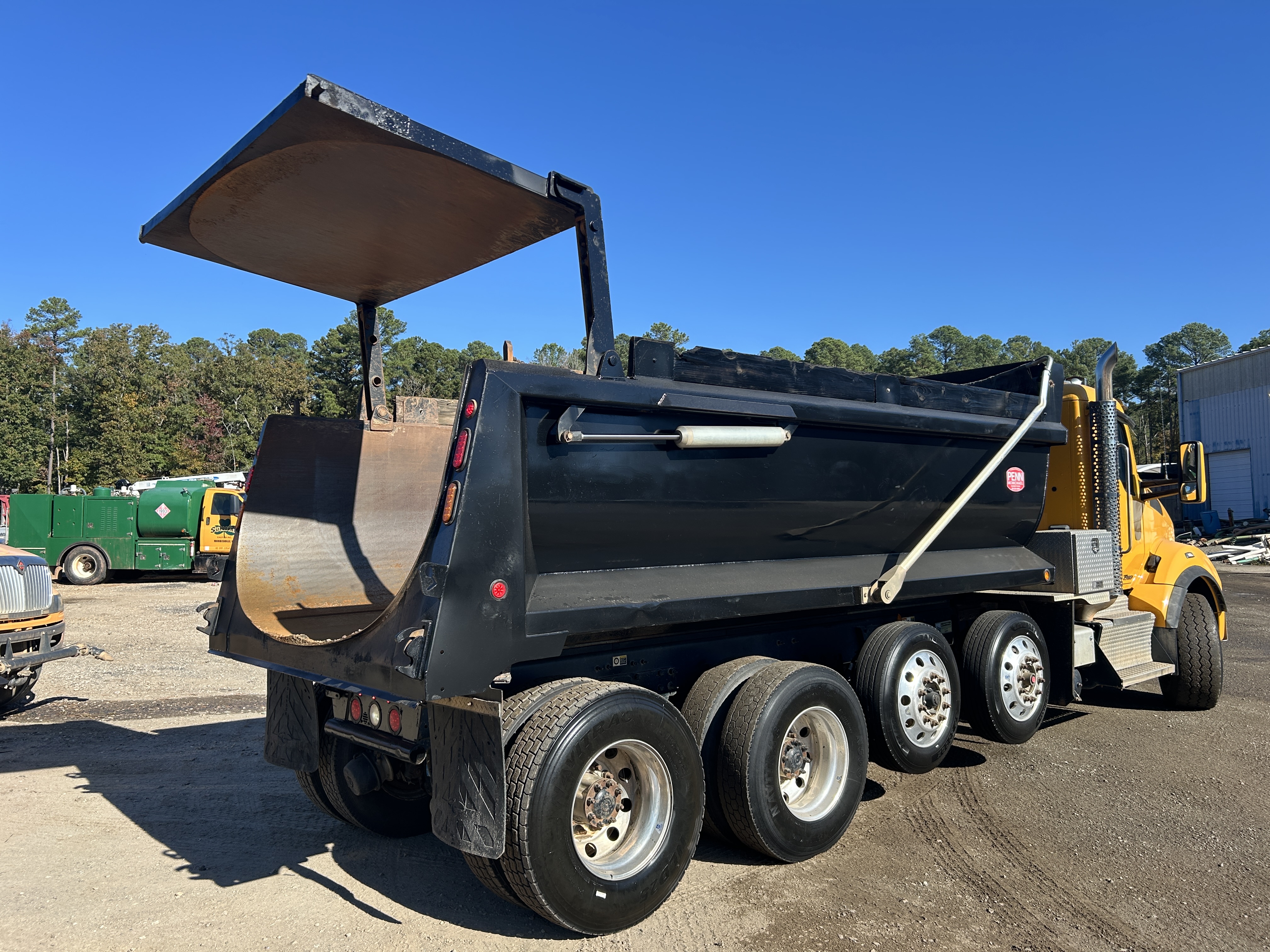 Used 2016 Kenworth T880 Quad Axle Dump Truck - Automatic