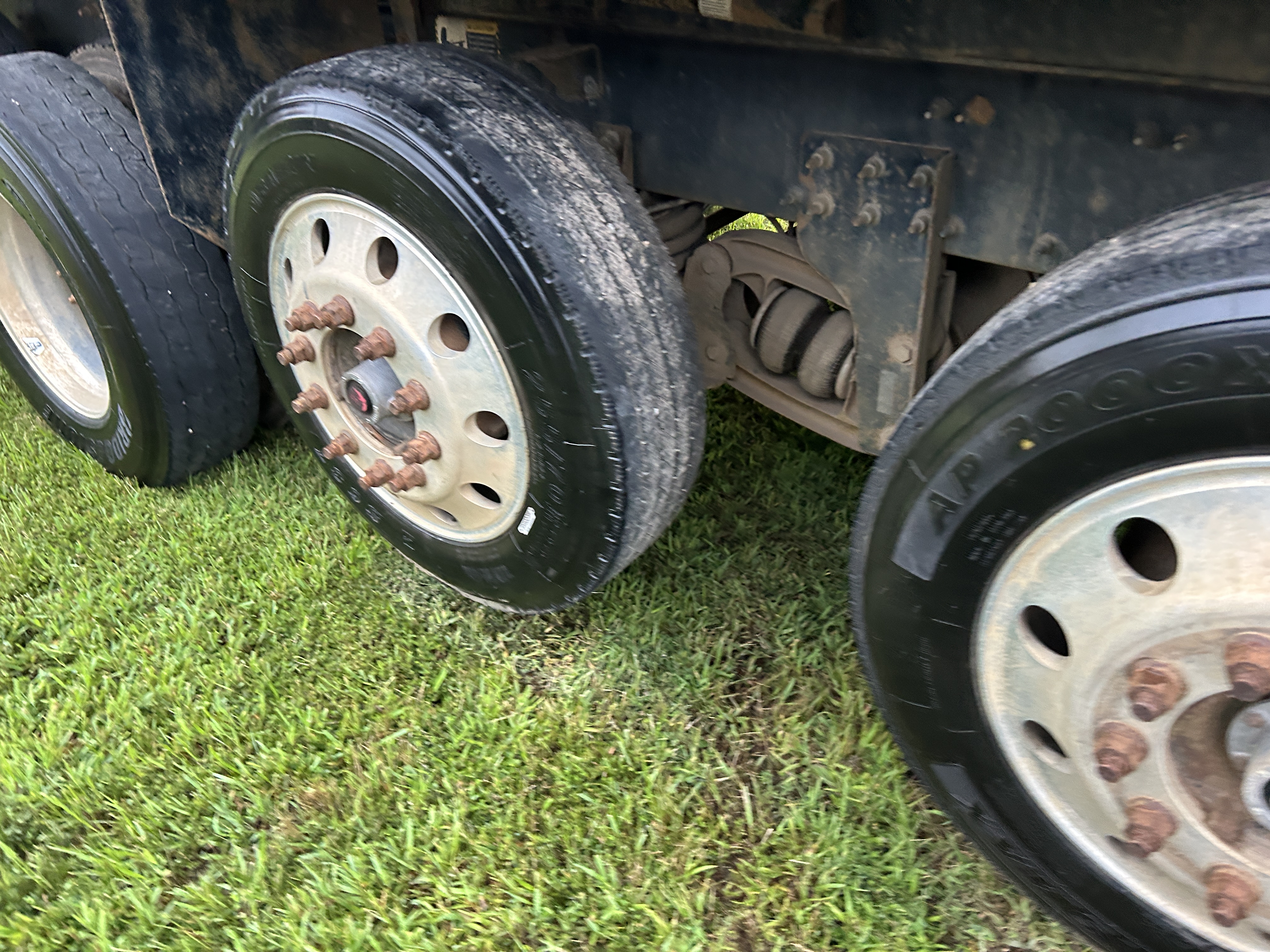 Used 2014 Mack Granite GU713 Quad Axle Dump Truck - Automatic