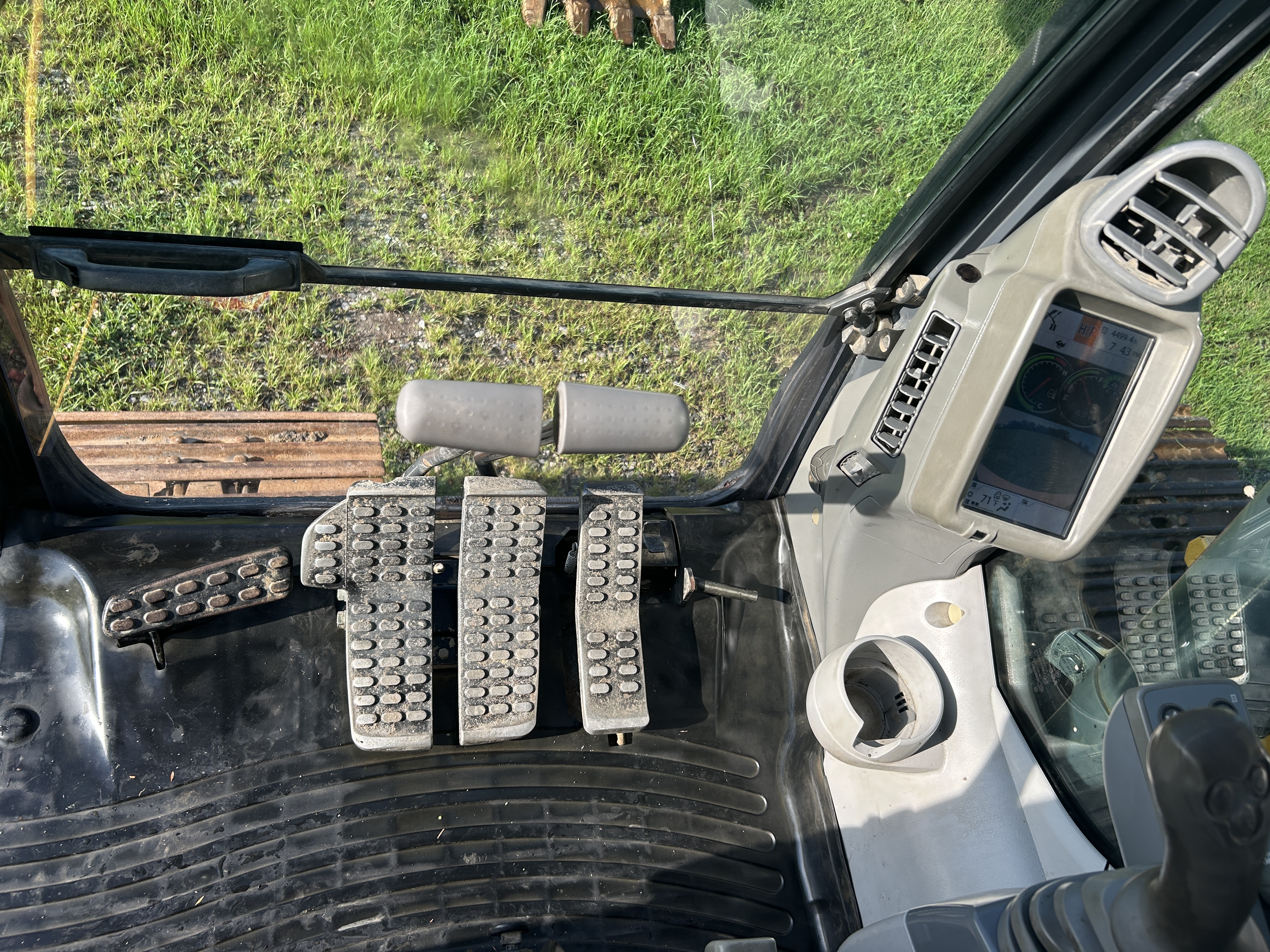 Used 2017 Deere 130G