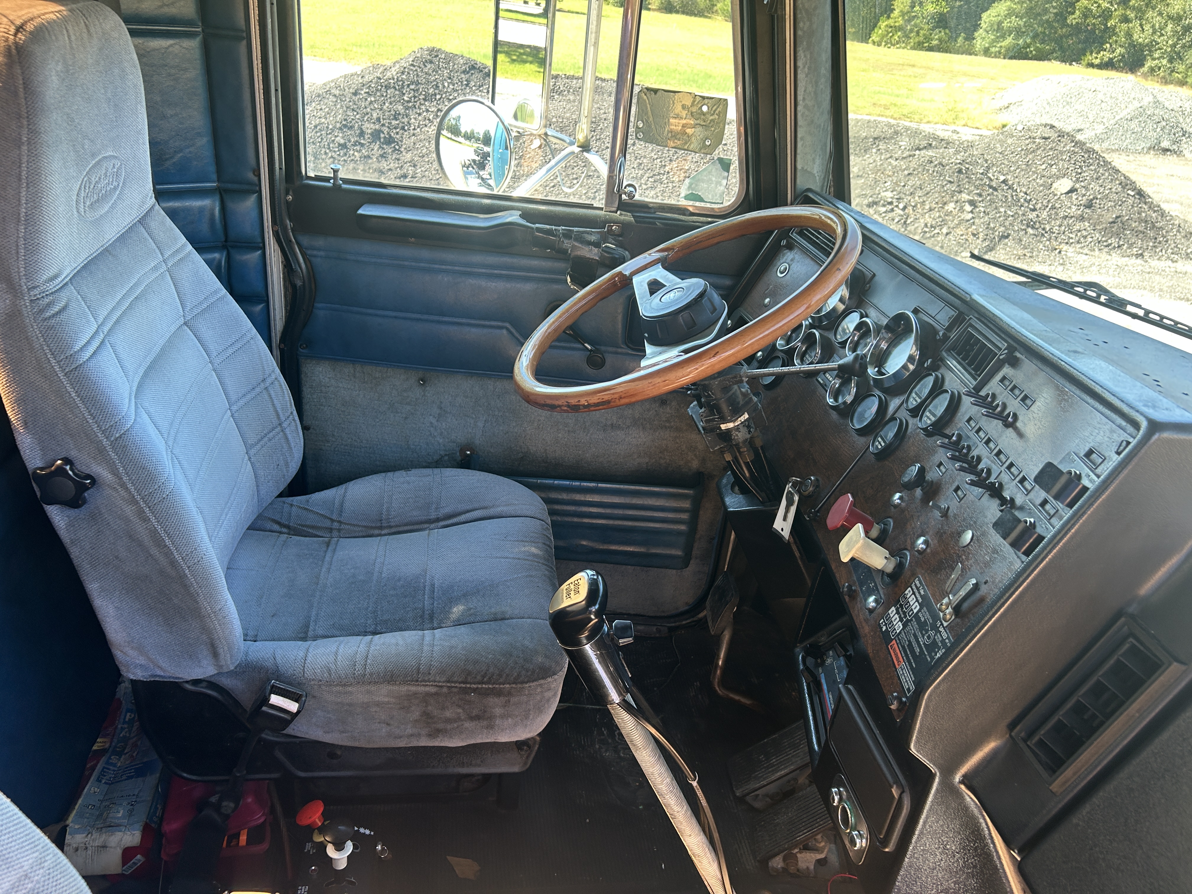 Used 1993 Peterbilt 379 Road Tractor