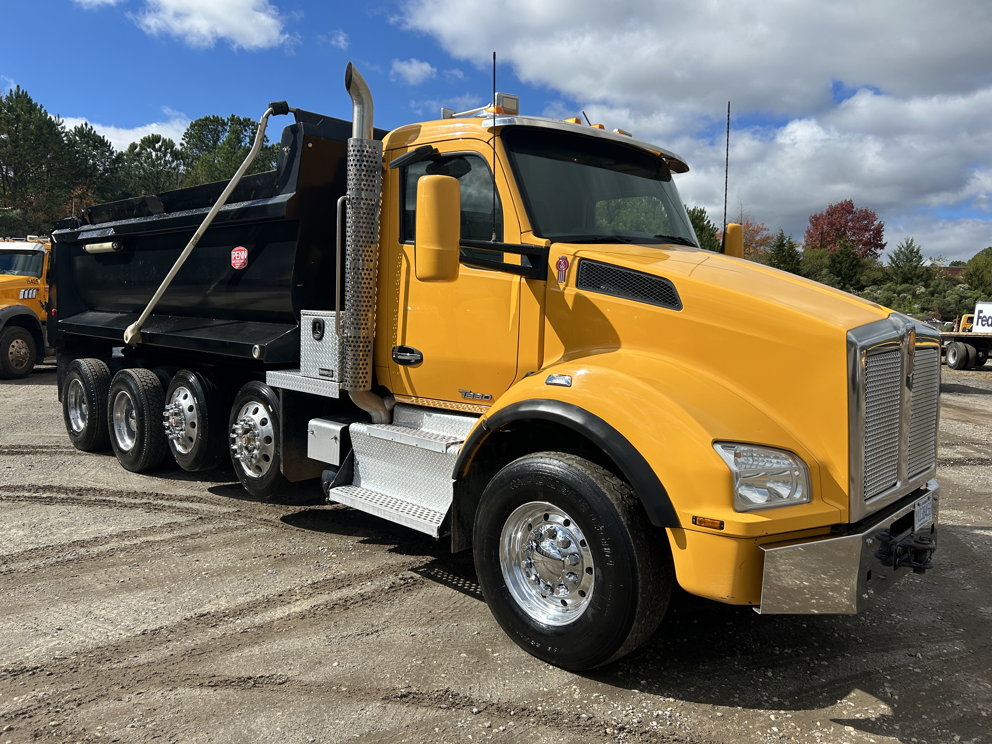 Used 2016 Kenworth T880 Quad Axle Dump Truck - Automatic