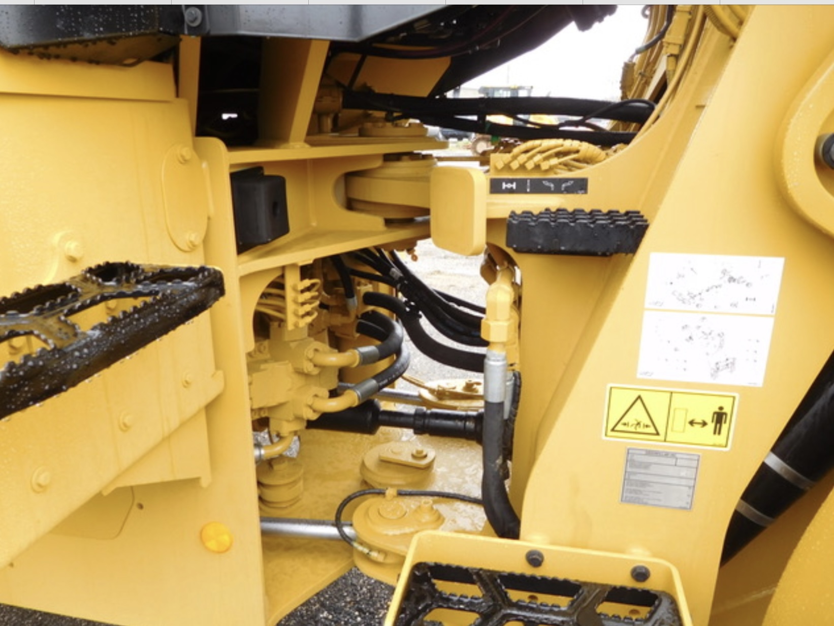Used 2017 Caterpillar 926M
