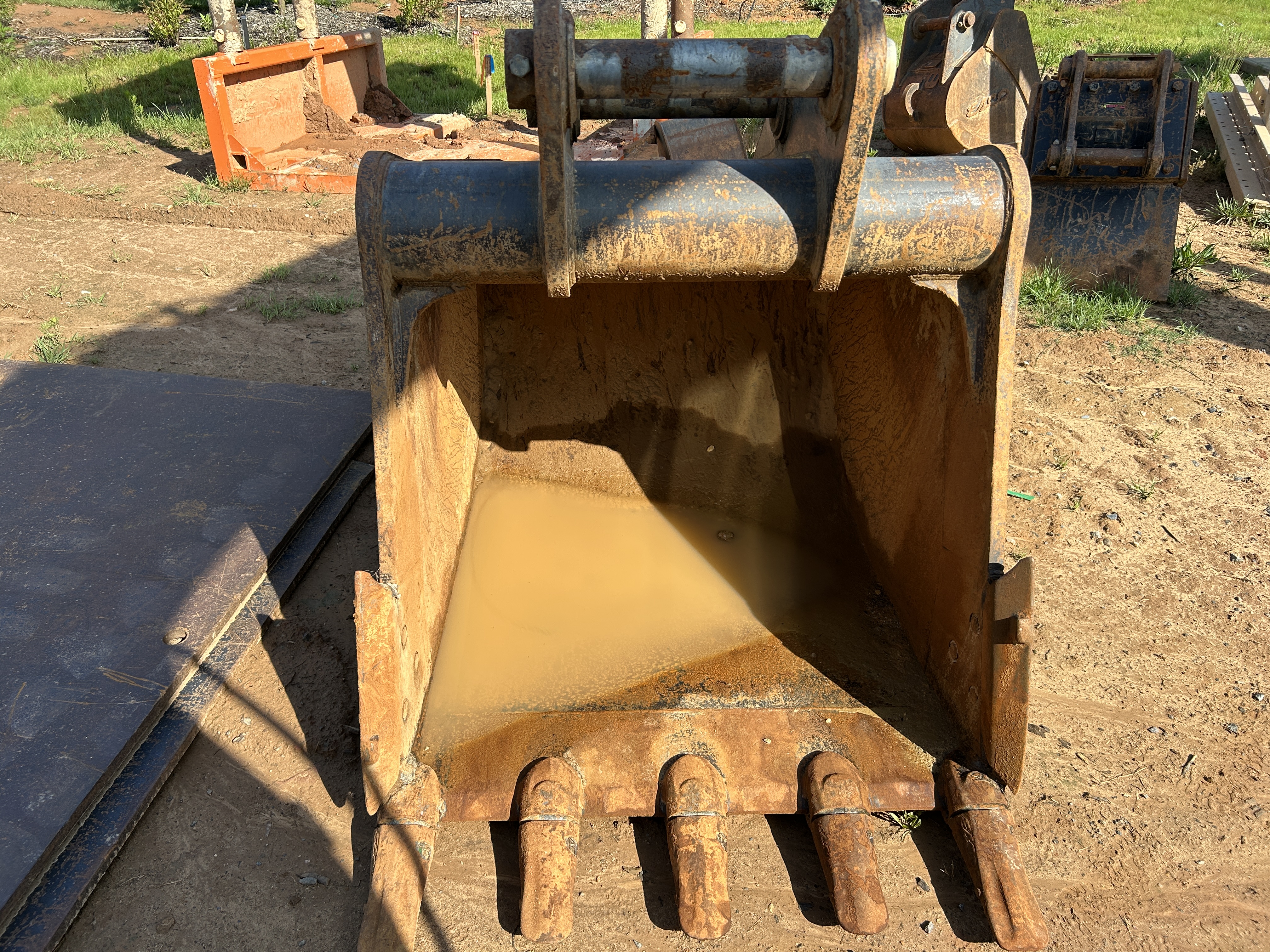 Used 2021 Deere 345G LC - low hours very nice