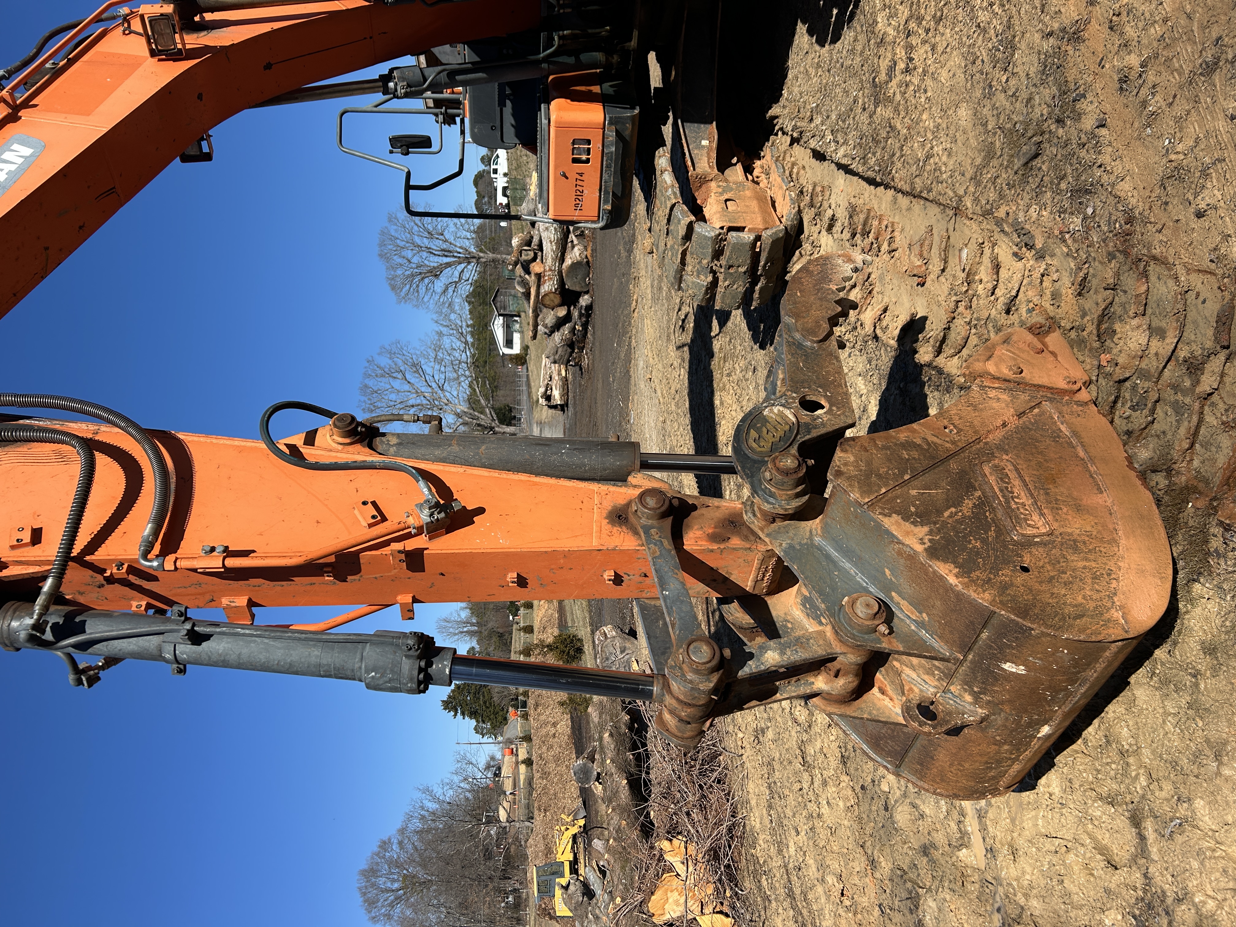 Used 2017 Doosan DX140LC-5
