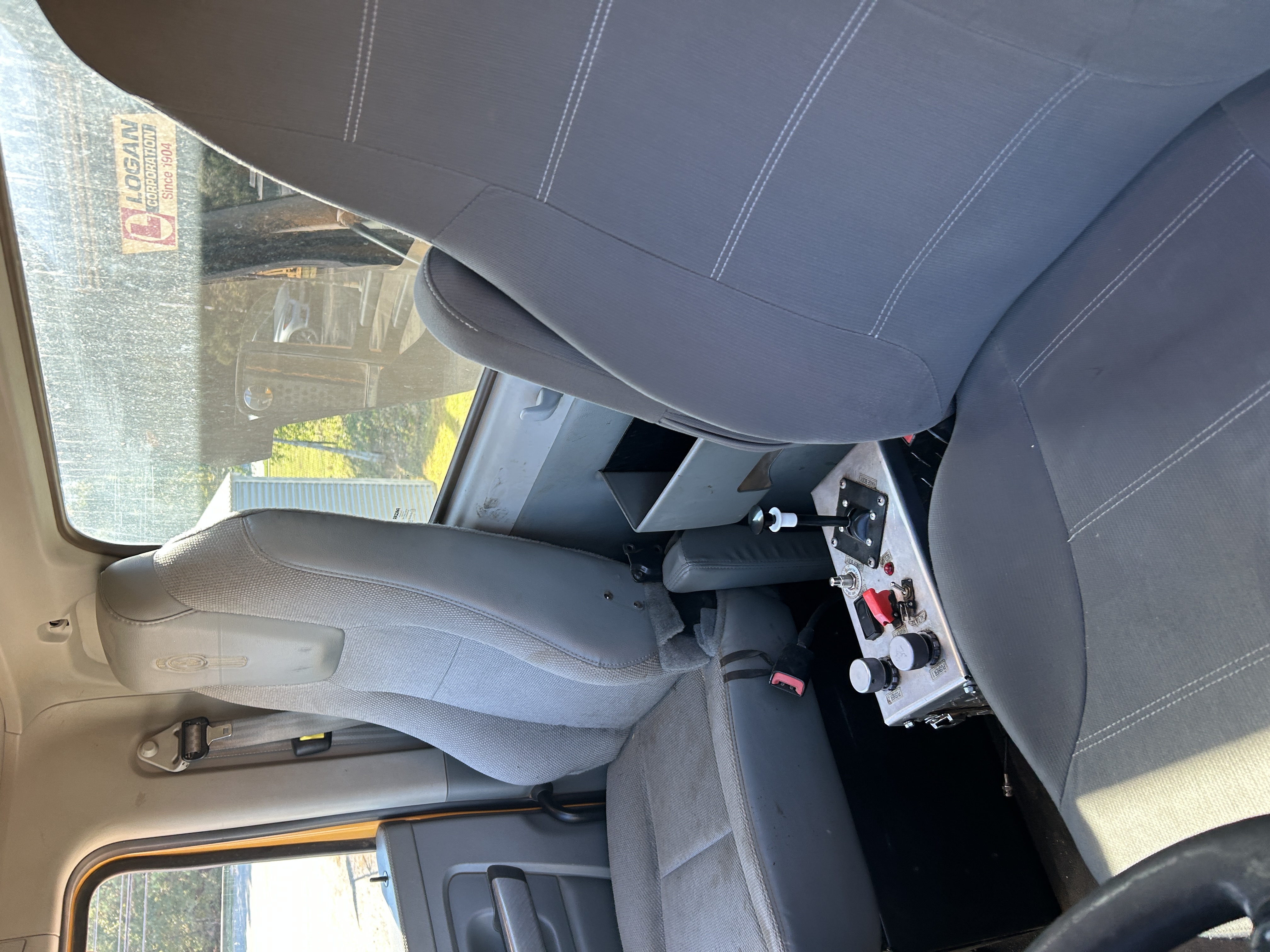 Used 2016 Kenworth T880 Quad Axle Dump Truck - Automatic