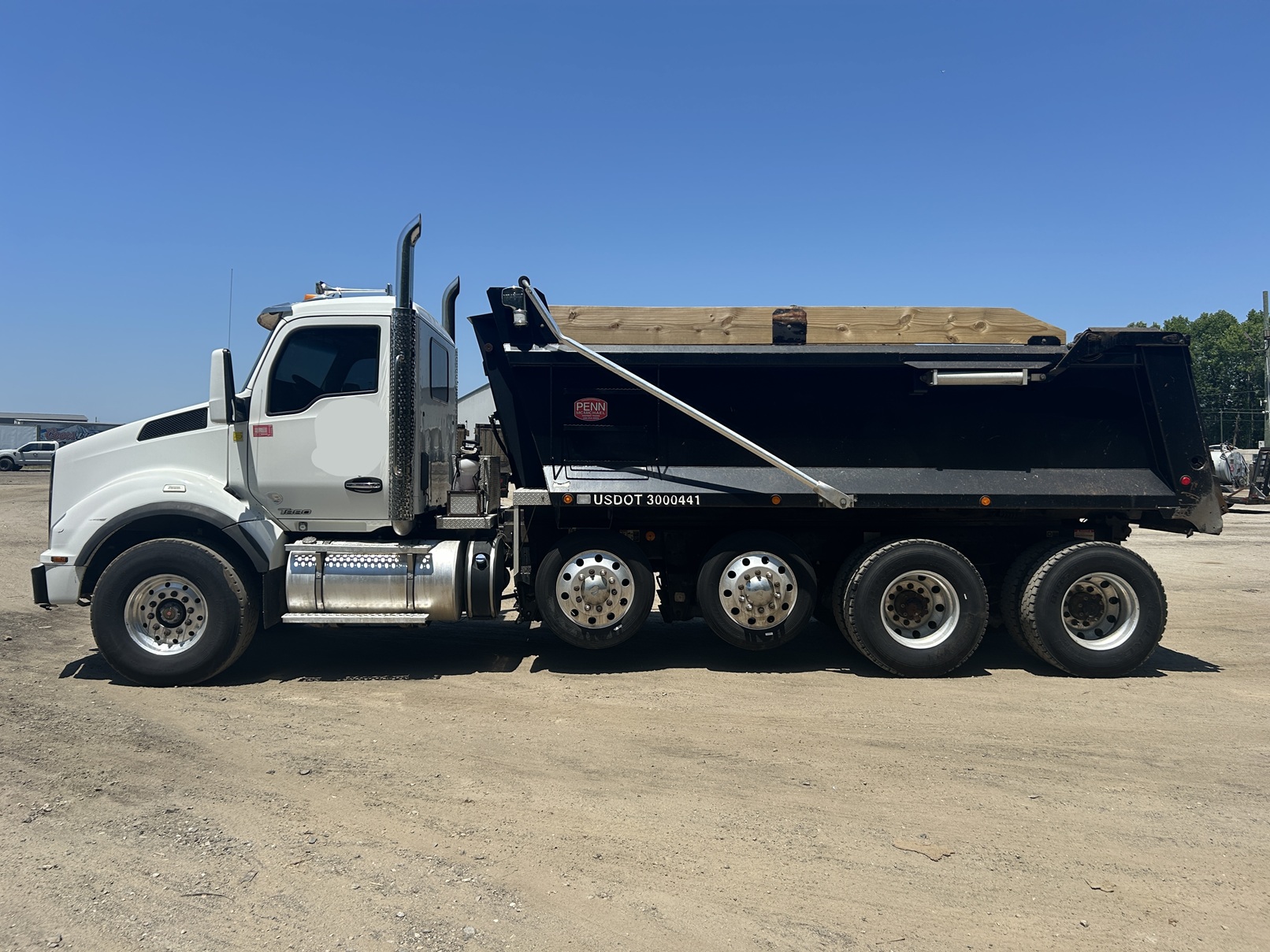 Used 2017 Kenworth T880 Quad Axle Dump Truck