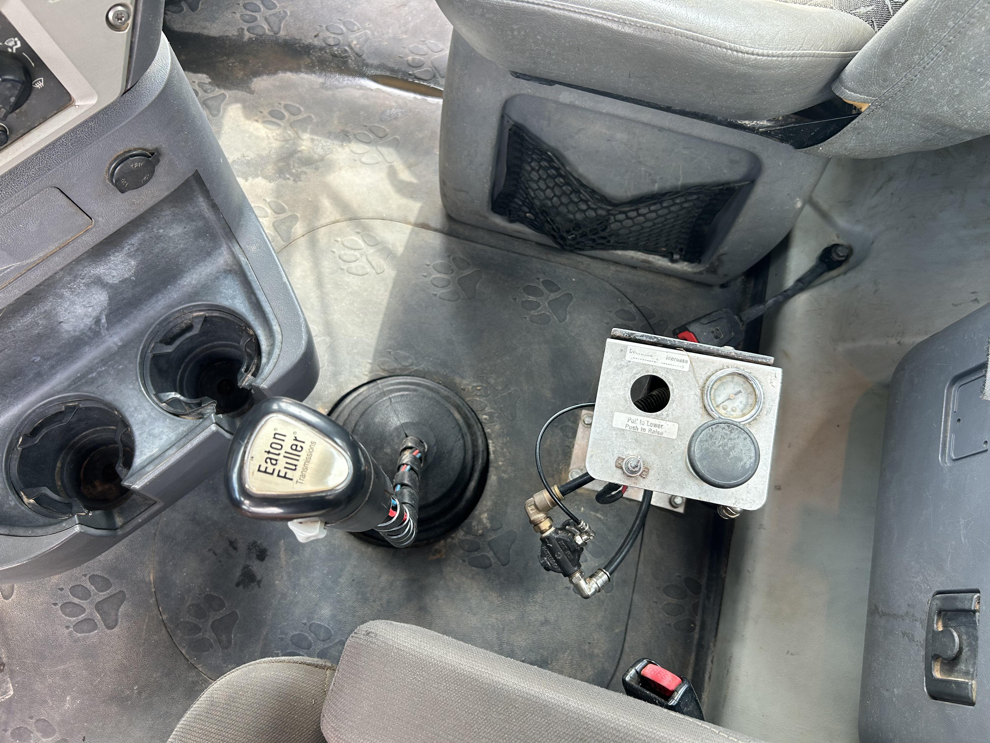 Used 2013 Mack CHU613 Pinnacle Road Tractor