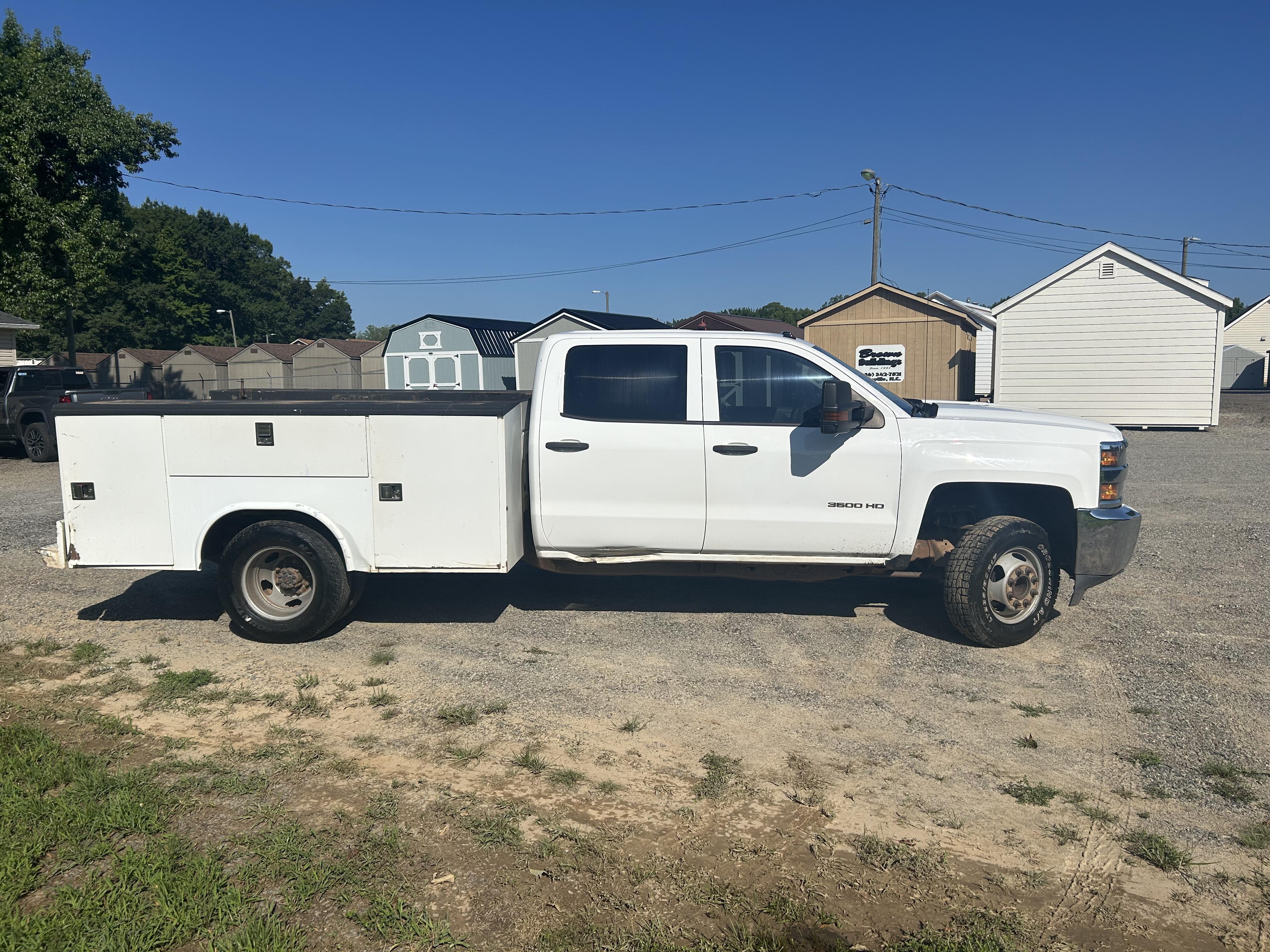 Used 2017 Chevrolet 3500 HD crew cab work truck