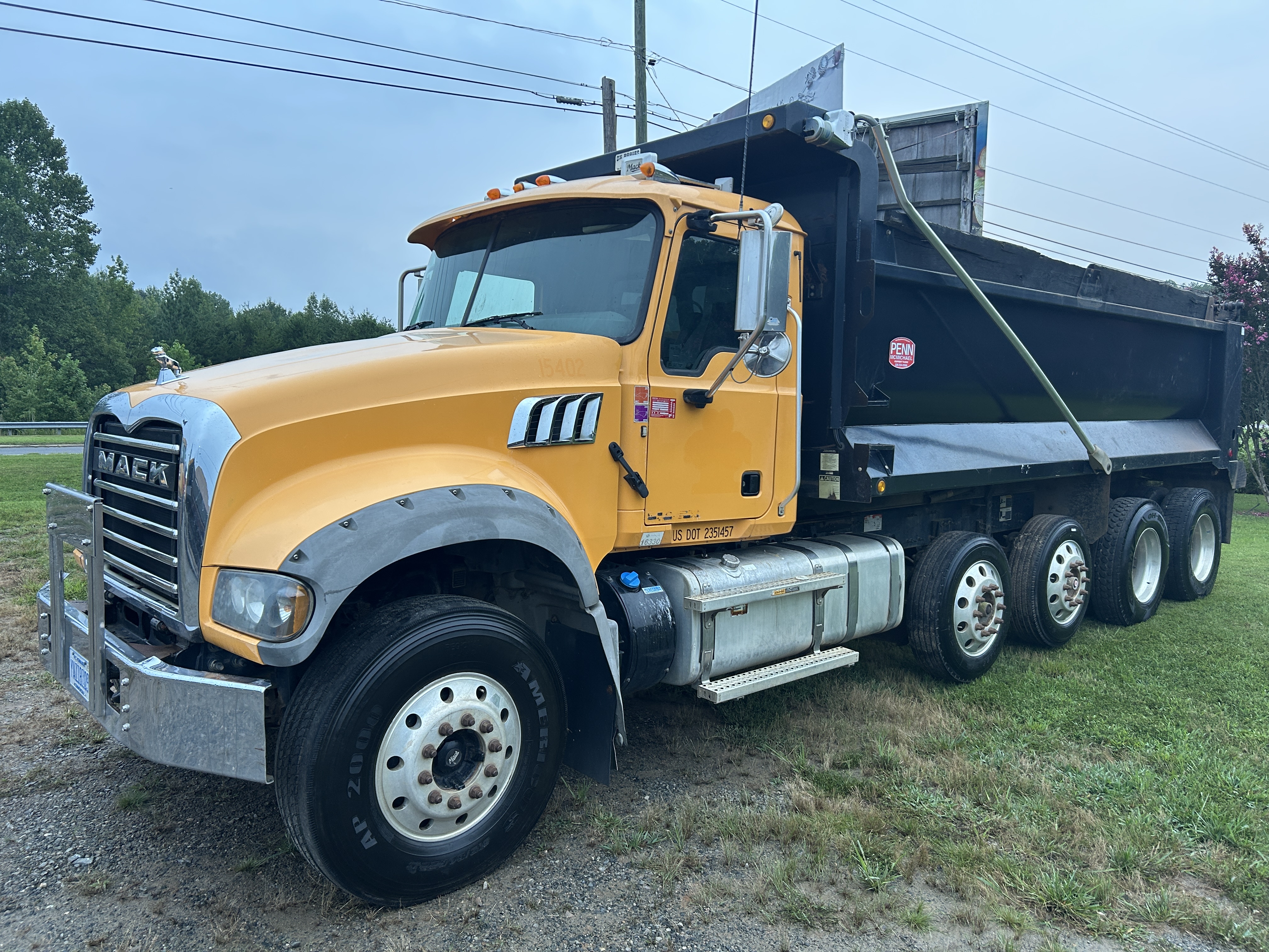 Used 2014 Mack Granite GU713 Quad Axle Dump Truck - Automatic