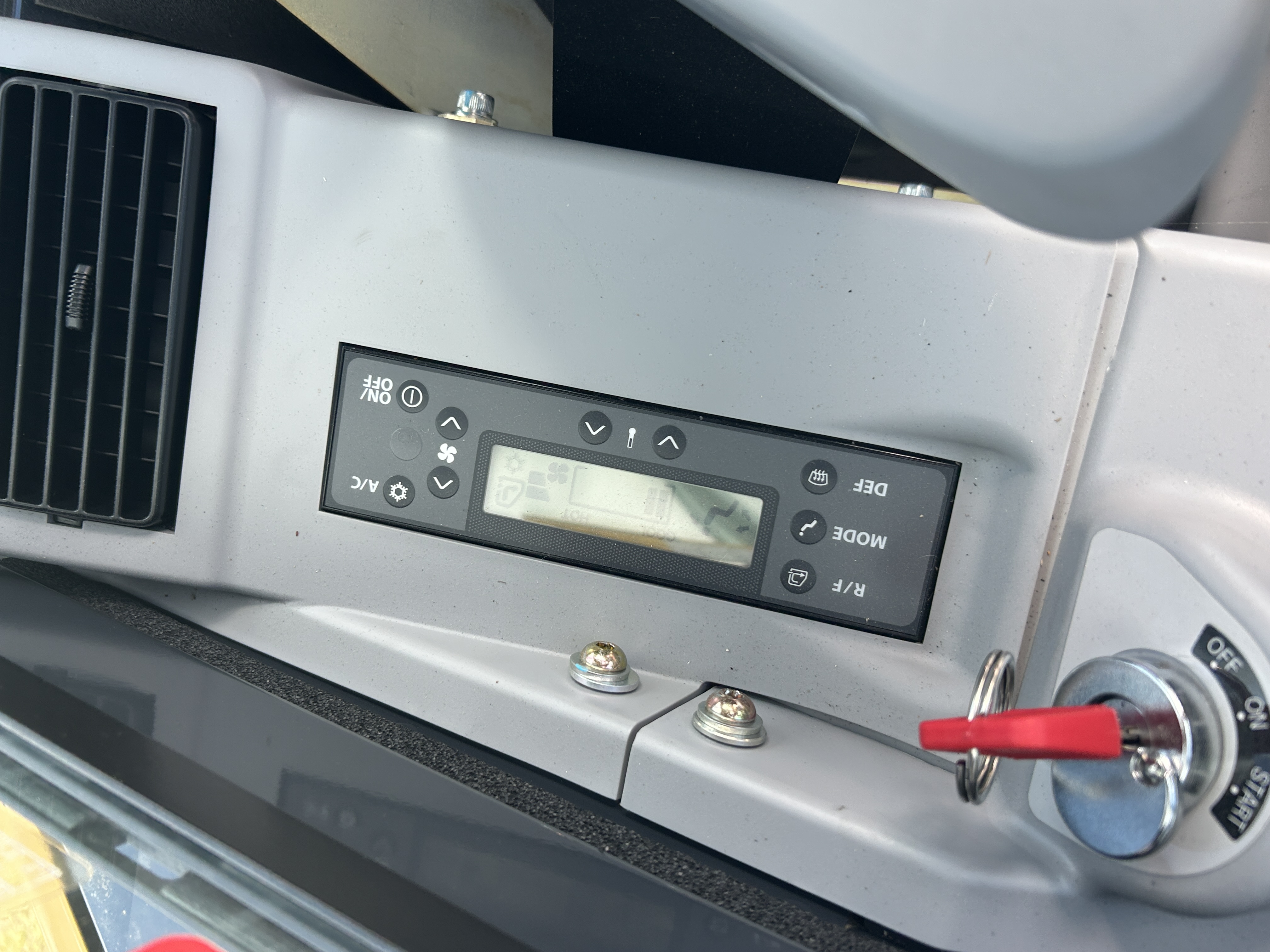 Used 2024 Deere 30P - NEW and loaded