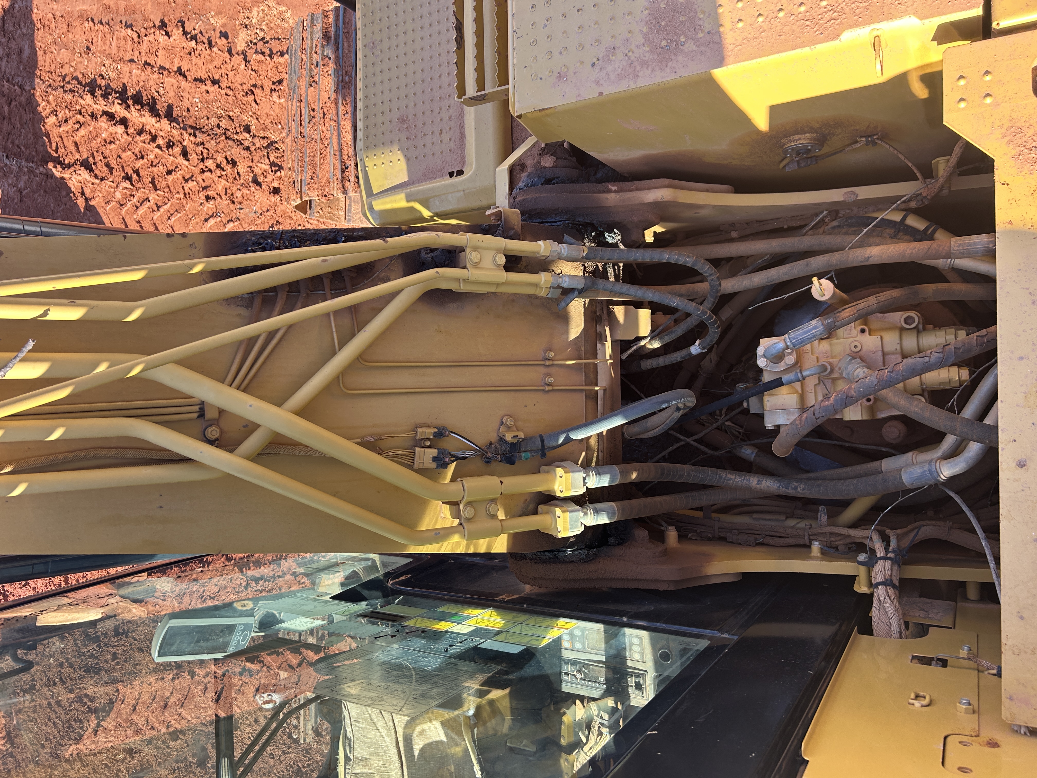 Used 2016 Caterpillar 323FL