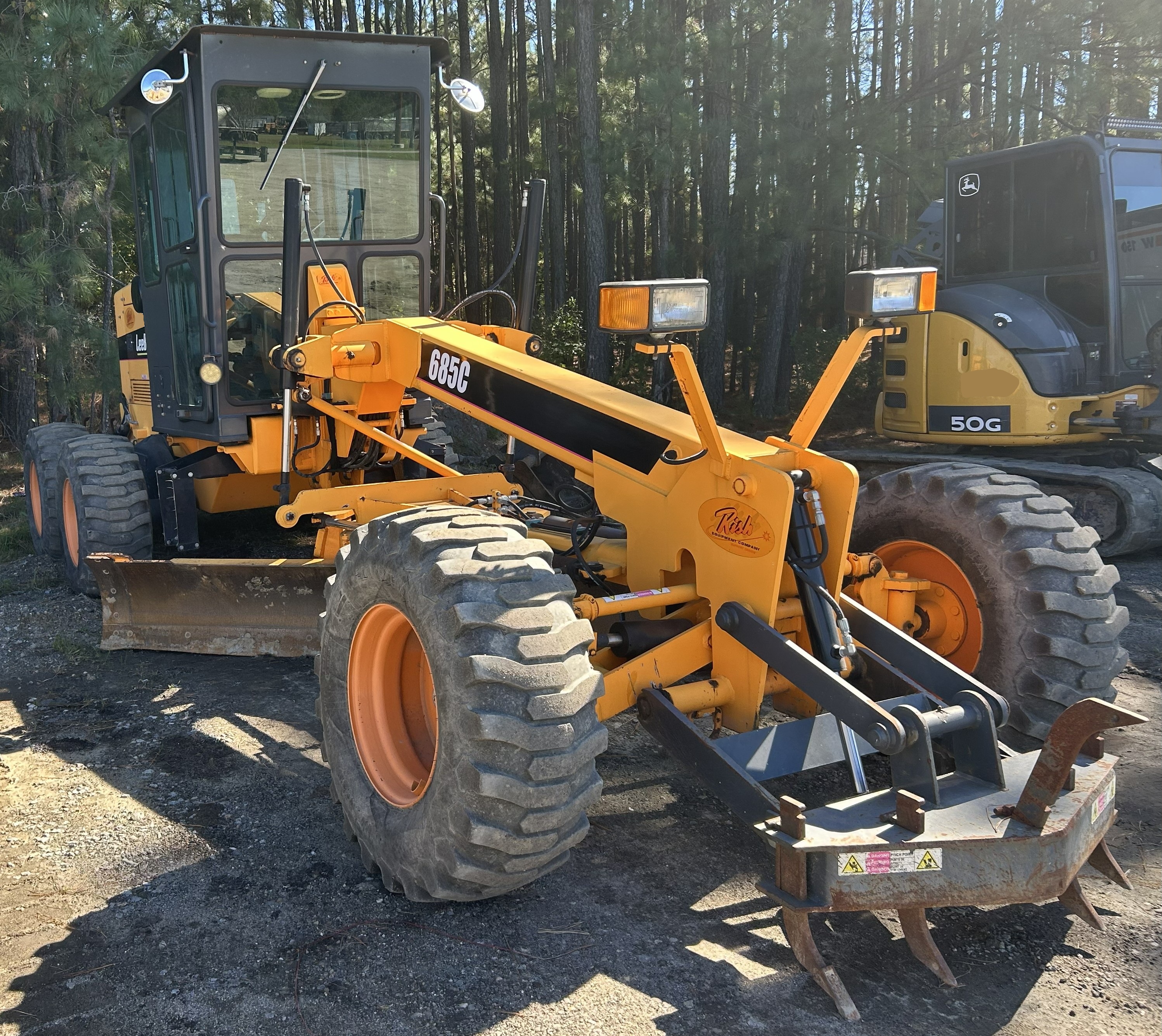 Used 2017 Leeboy 685C with only 1362