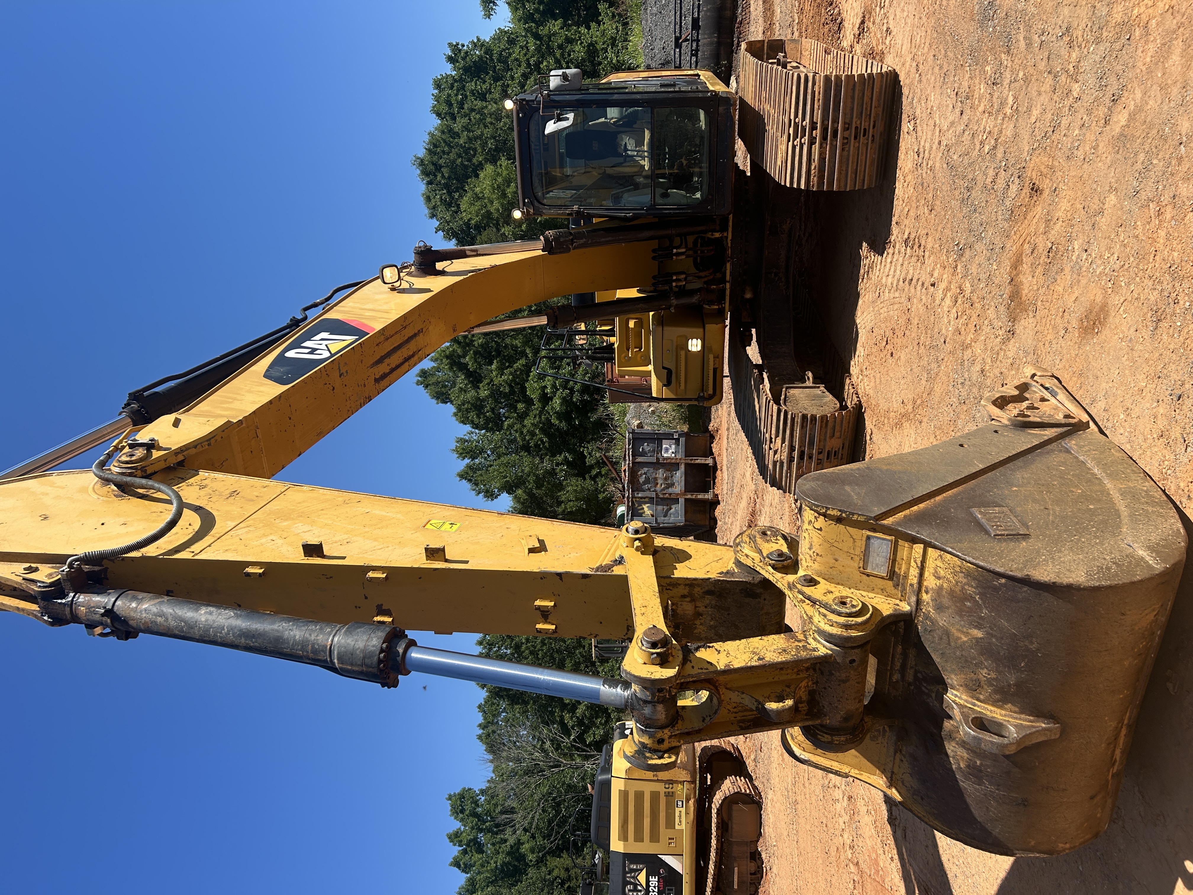 Used 2016 Caterpillar 326FL