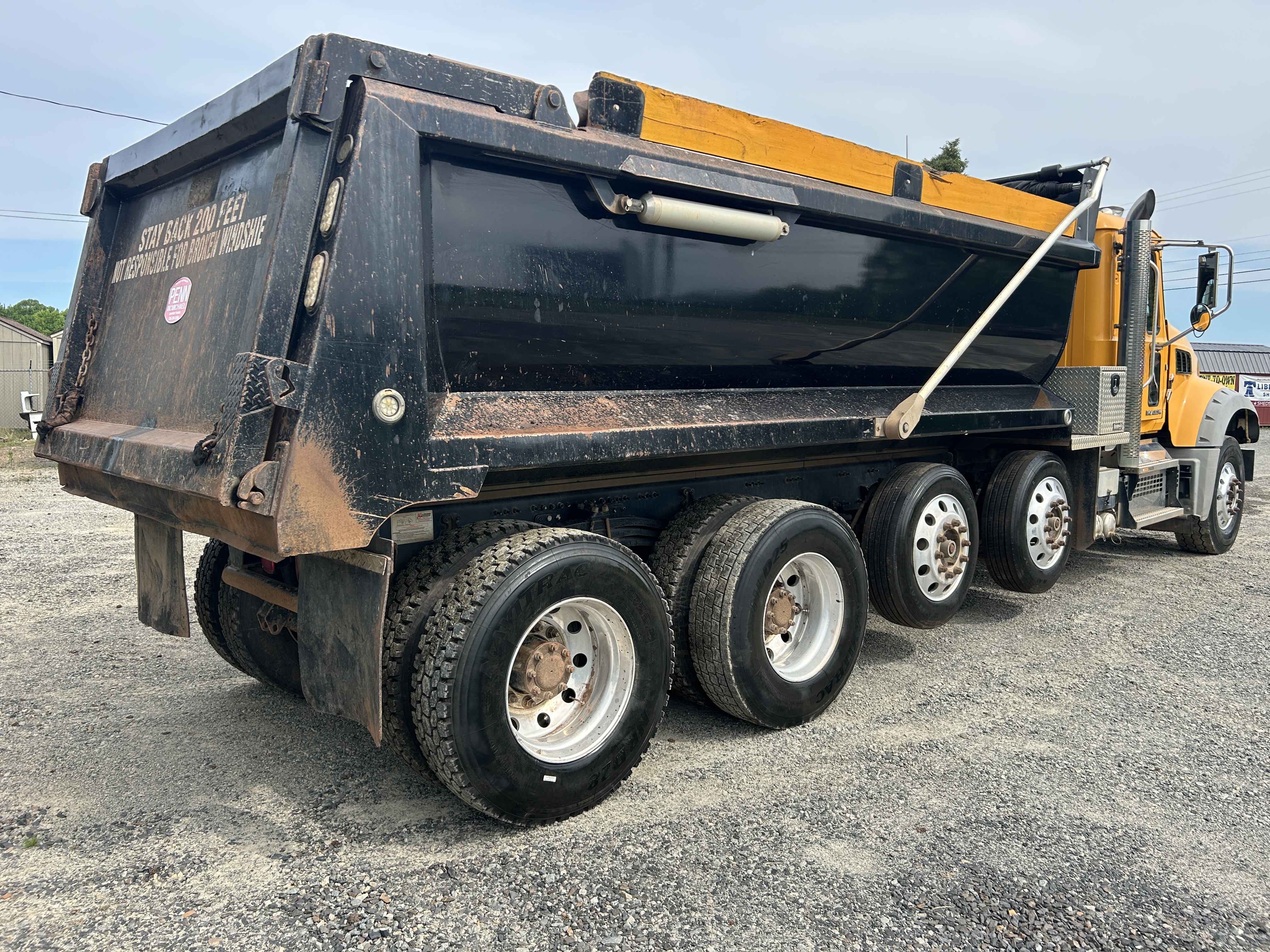 Used 2018 Mack Granite GU713 Quad Axle Dump Truck - automatic