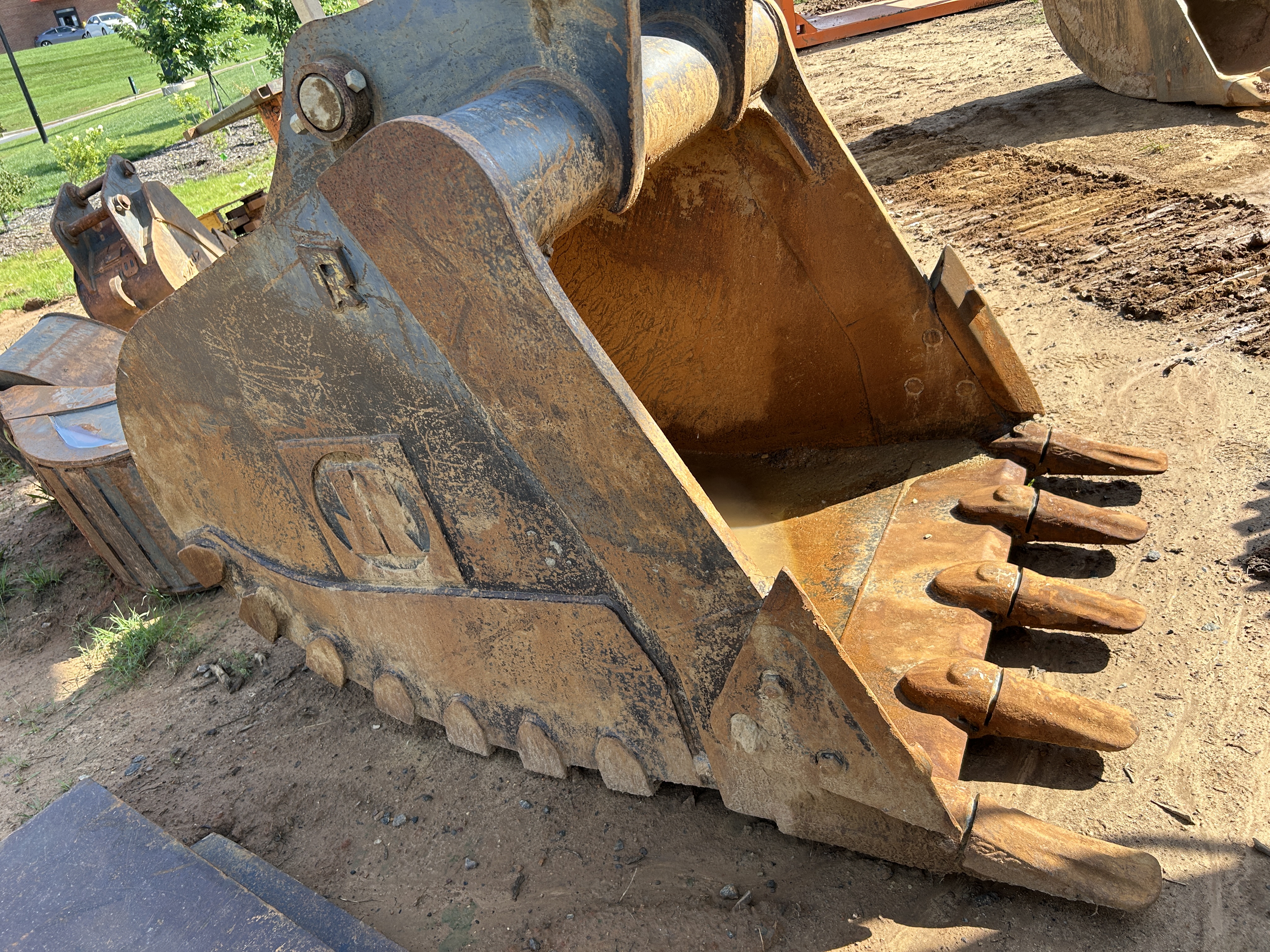 Used 2021 Deere 345G LC - low hours very nice