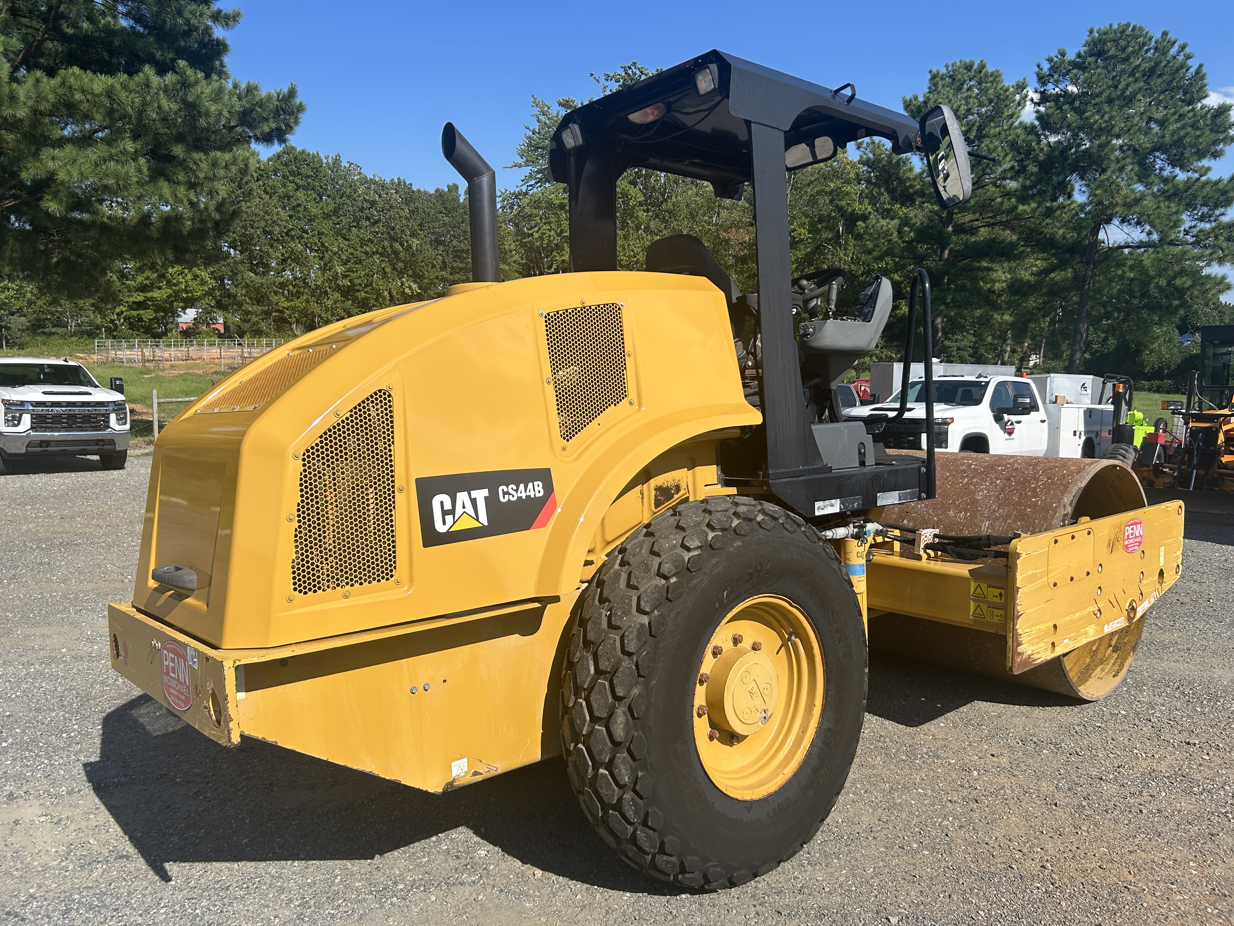 Used 2018 Caterpillar CS44B 66" Smooth Drum