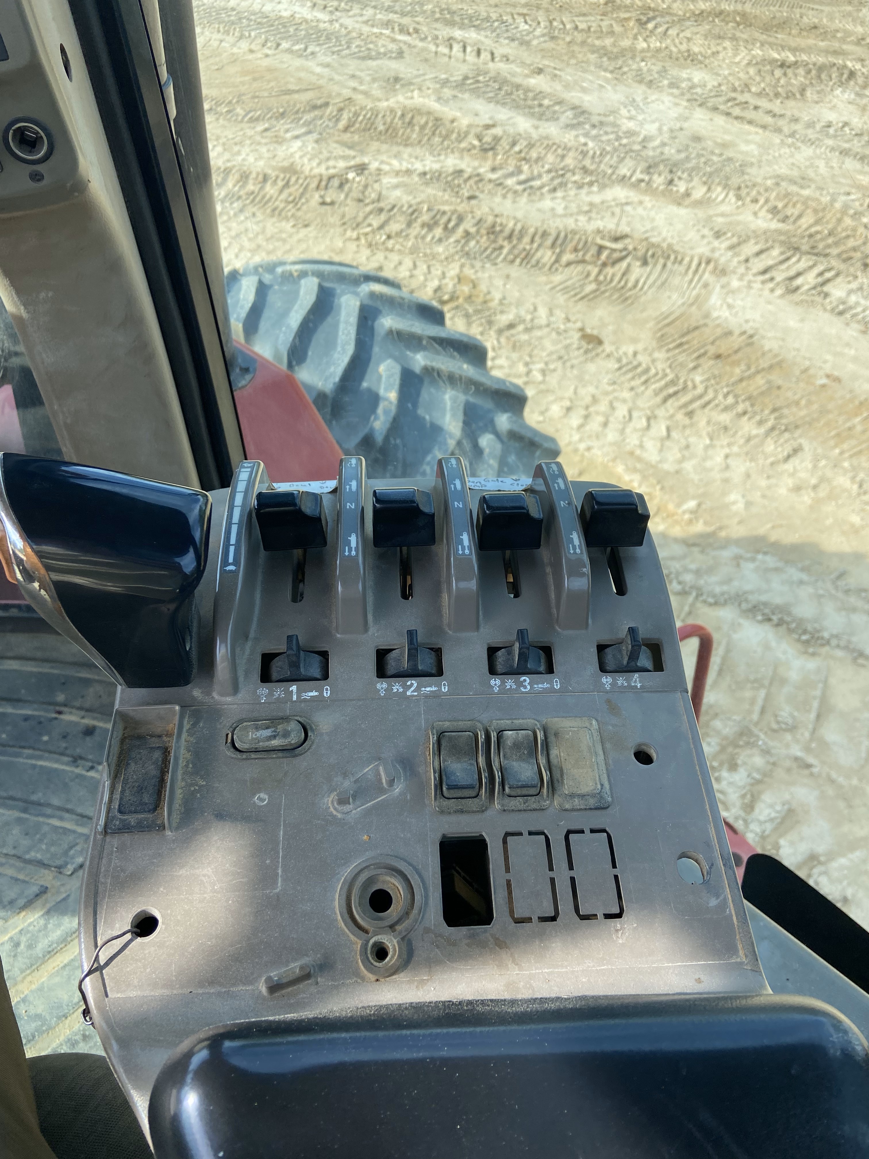 Used 2004 Case STX450 with 17 yard Noble Pull pan