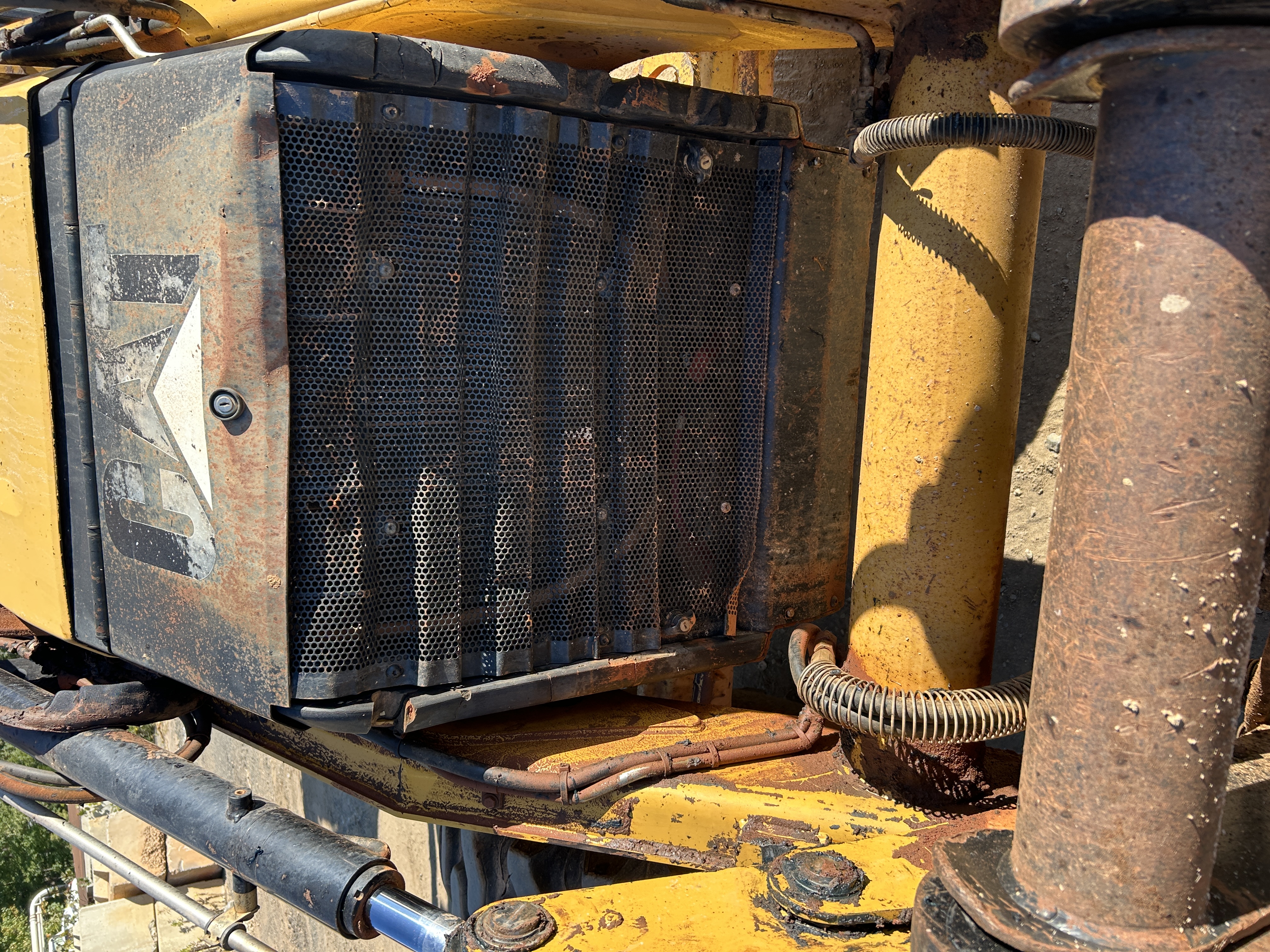 Used 2015 Caterpillar 420F2 IT