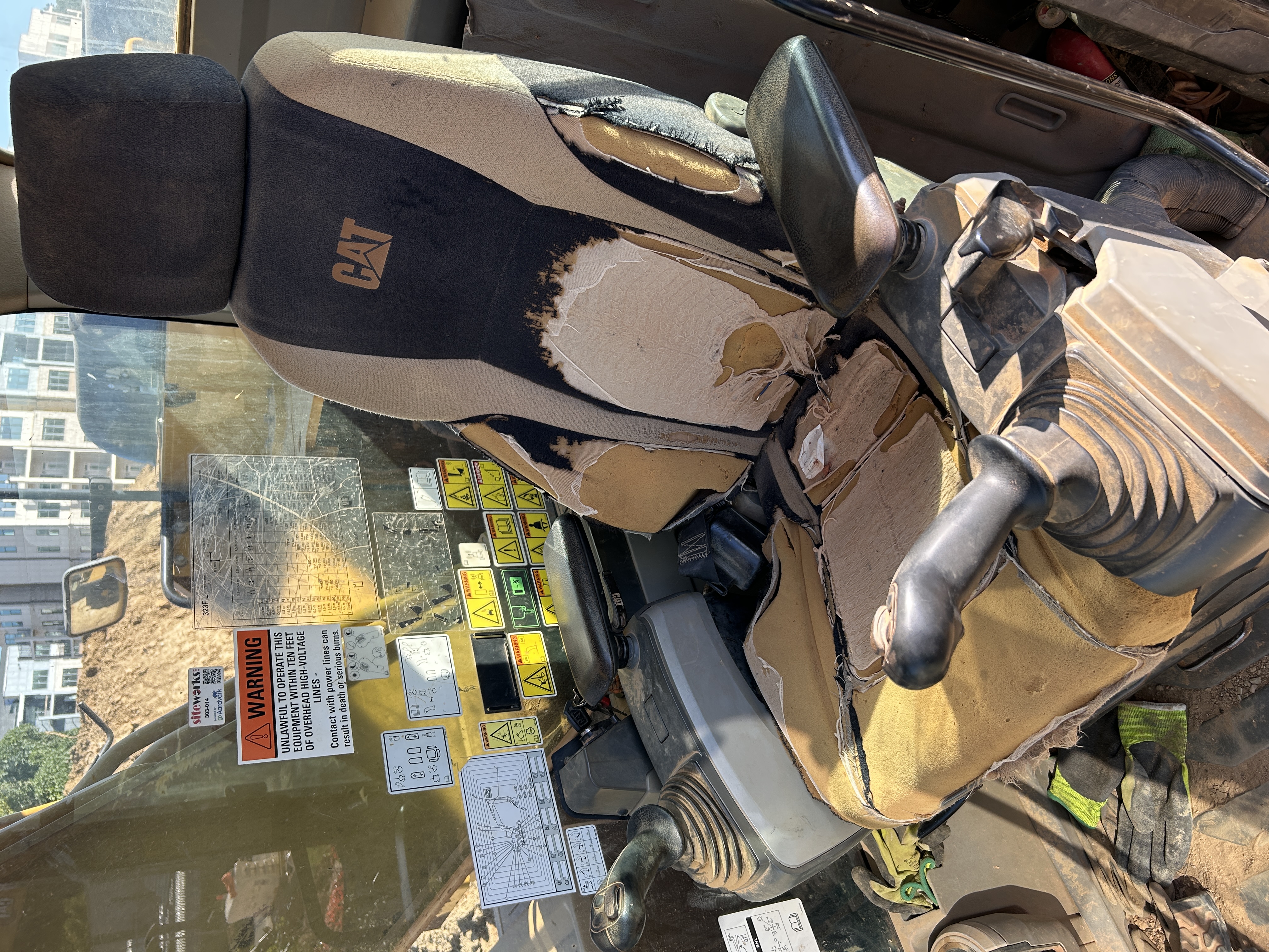 Used 2016 Caterpillar 323FL