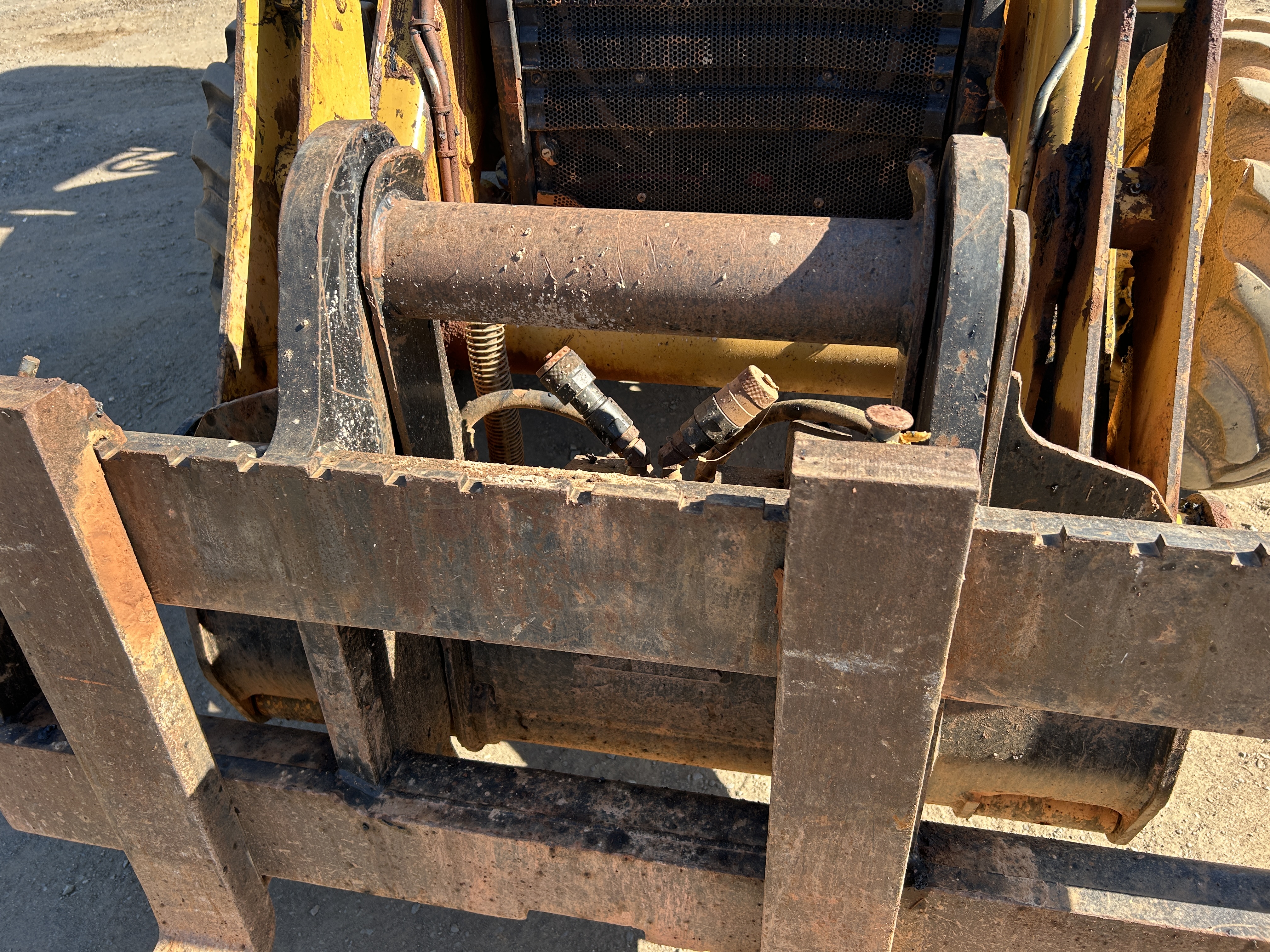 Used 2015 Caterpillar 420F2 IT