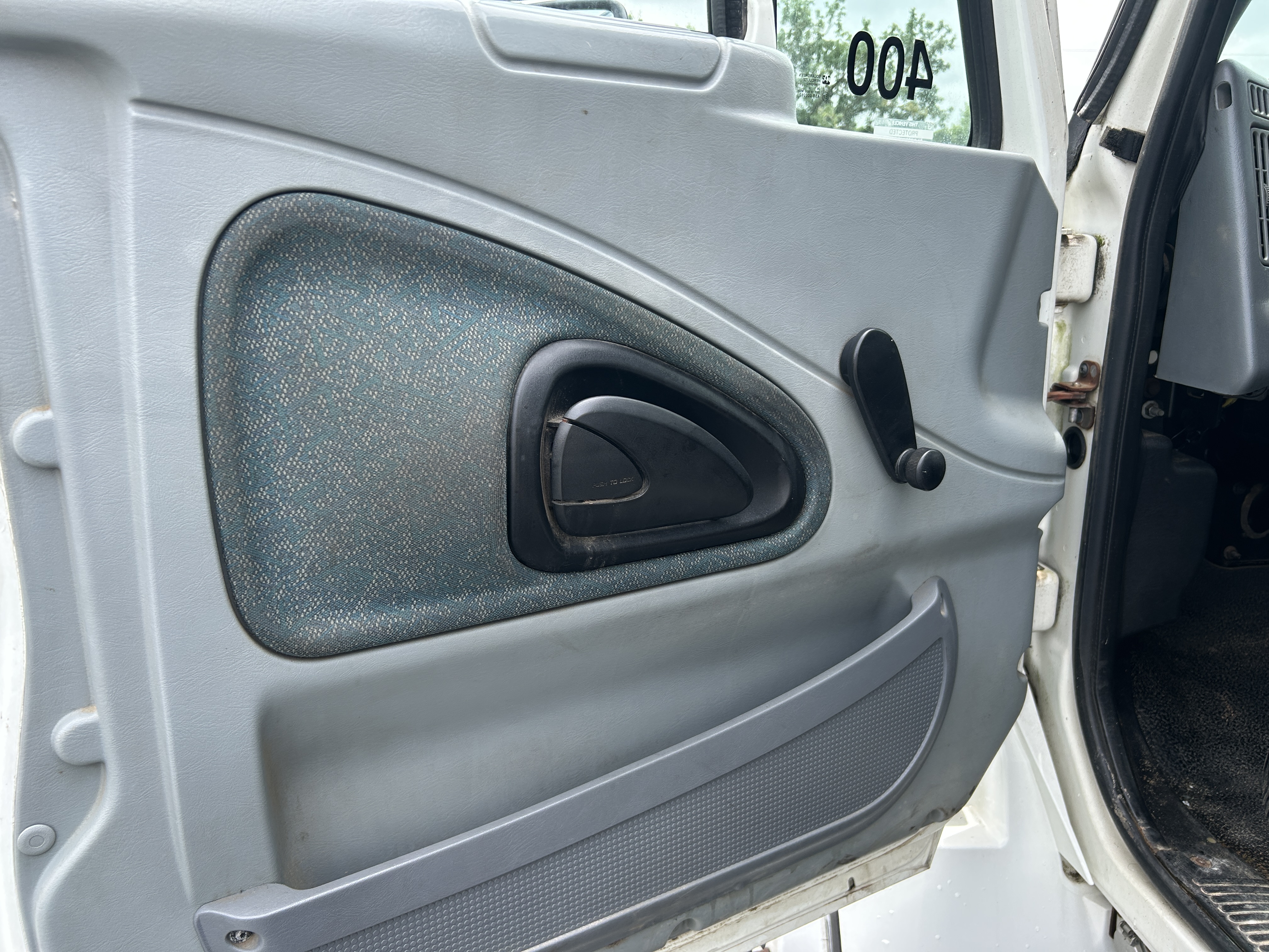 Used 2006 International 2000 Gallon Water Truck