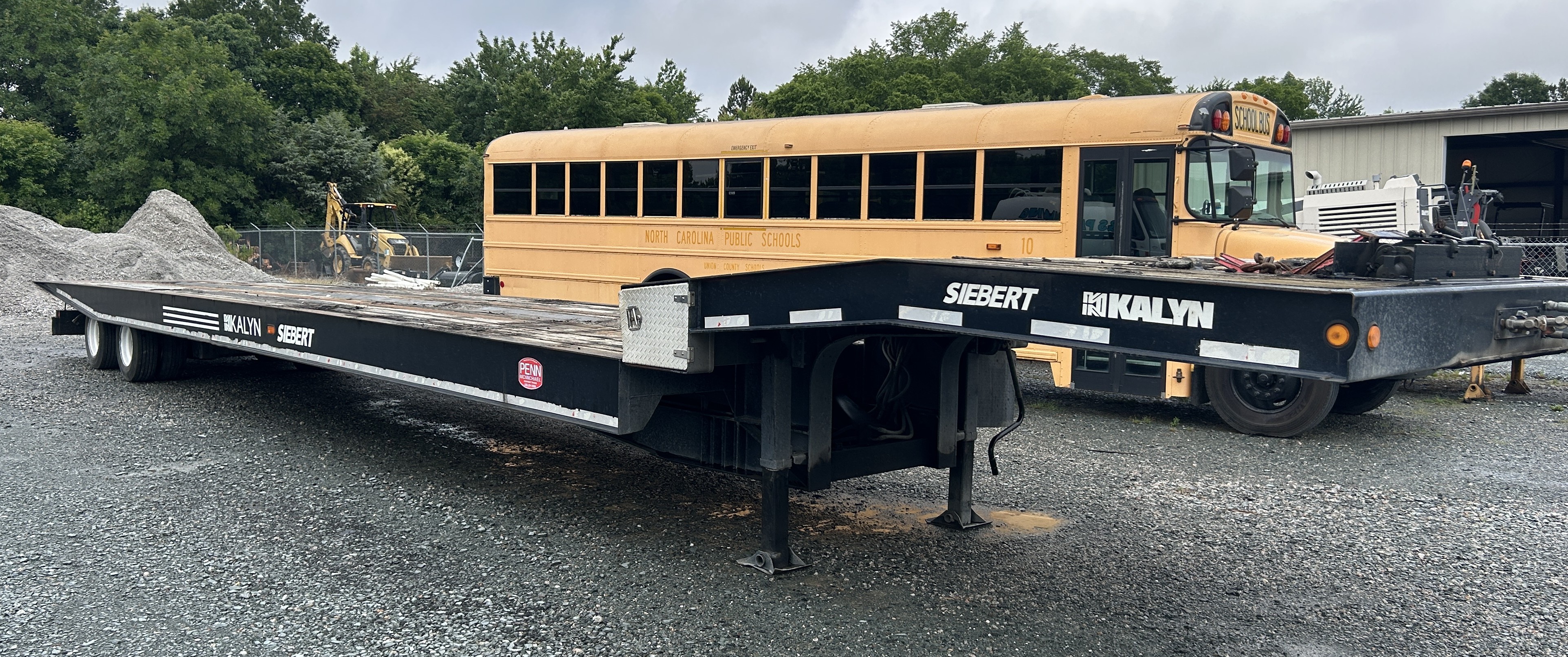 Used 2005 Kalyn Siebert   35 Ton Sliding Tilt deck
