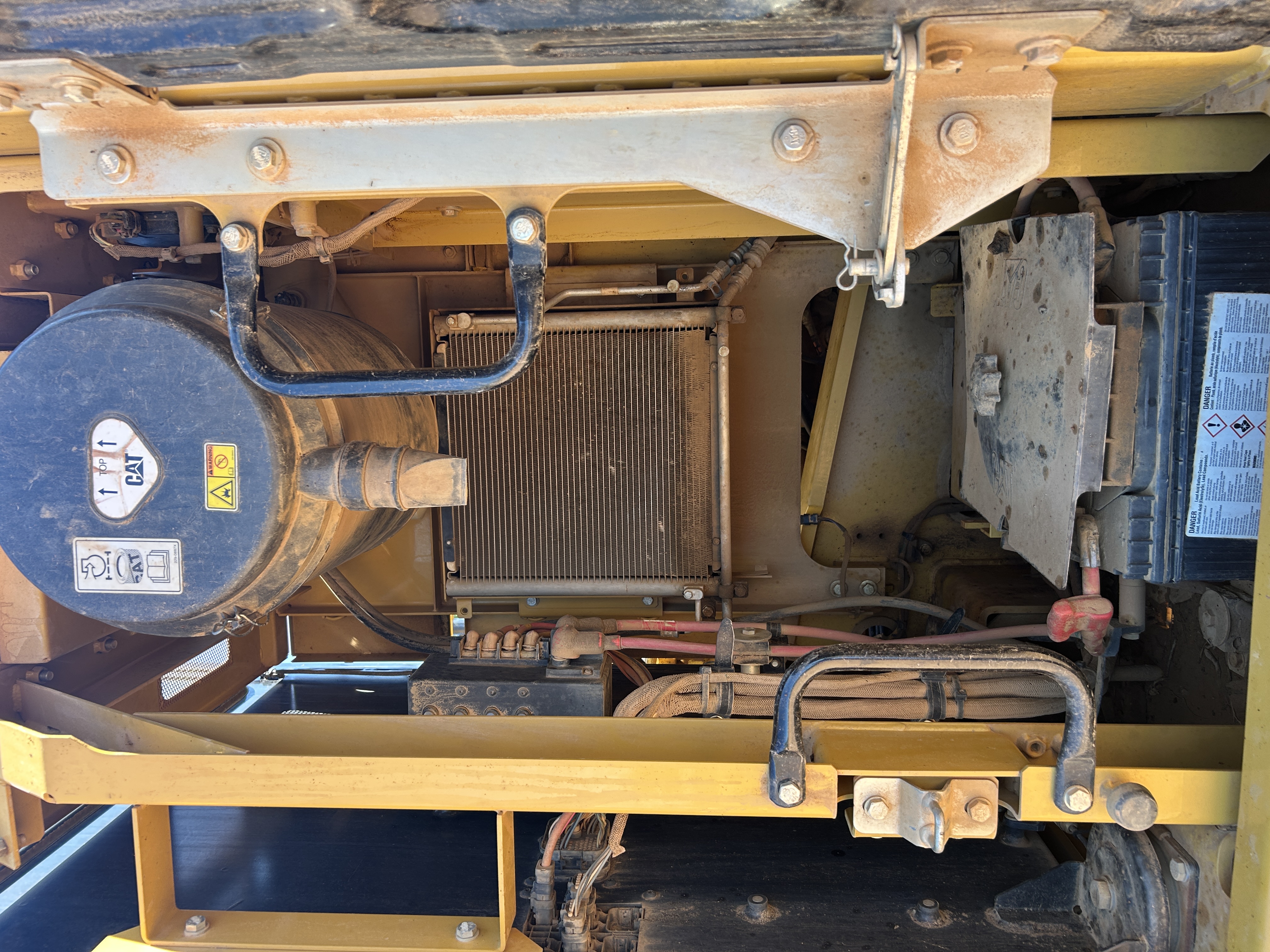 Used 2016 Caterpillar 326FL