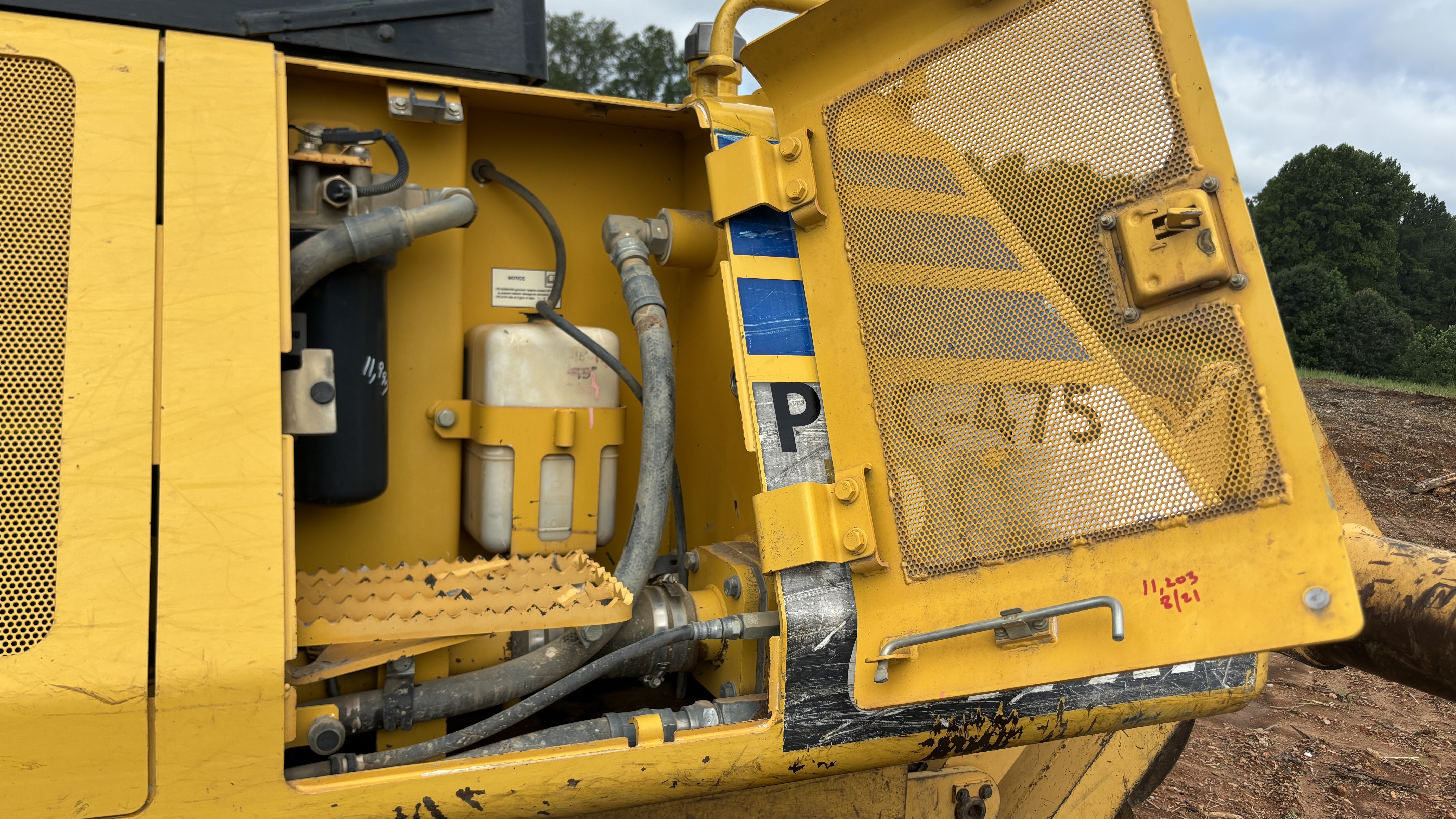 Used Nice 2013 Komatsu D61PXI-23 with BRAND NEW UNDER CARRAIGE