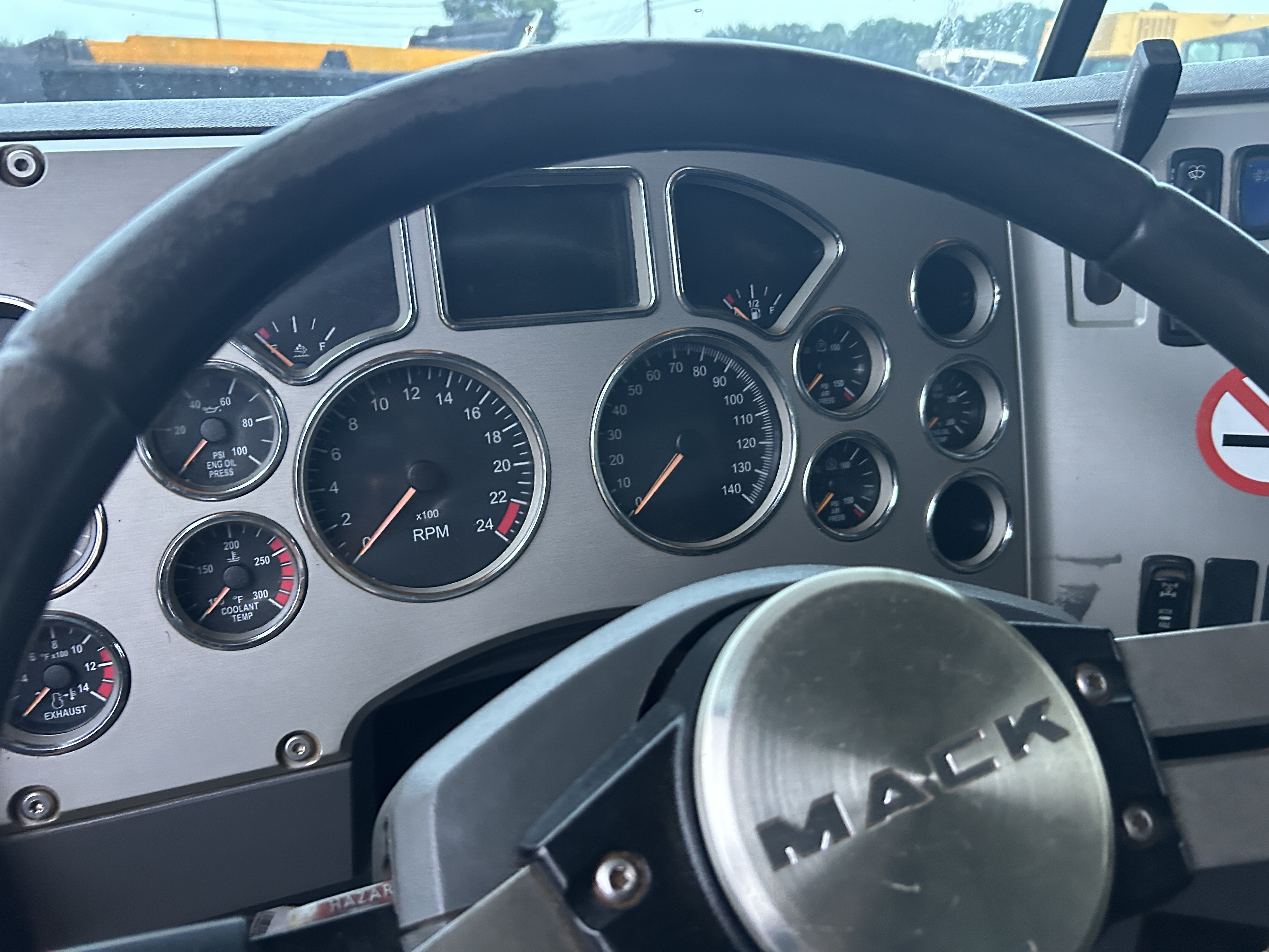 Used 2014 Mack Granite GU713 Quad Axle Dump Truck - Automatic